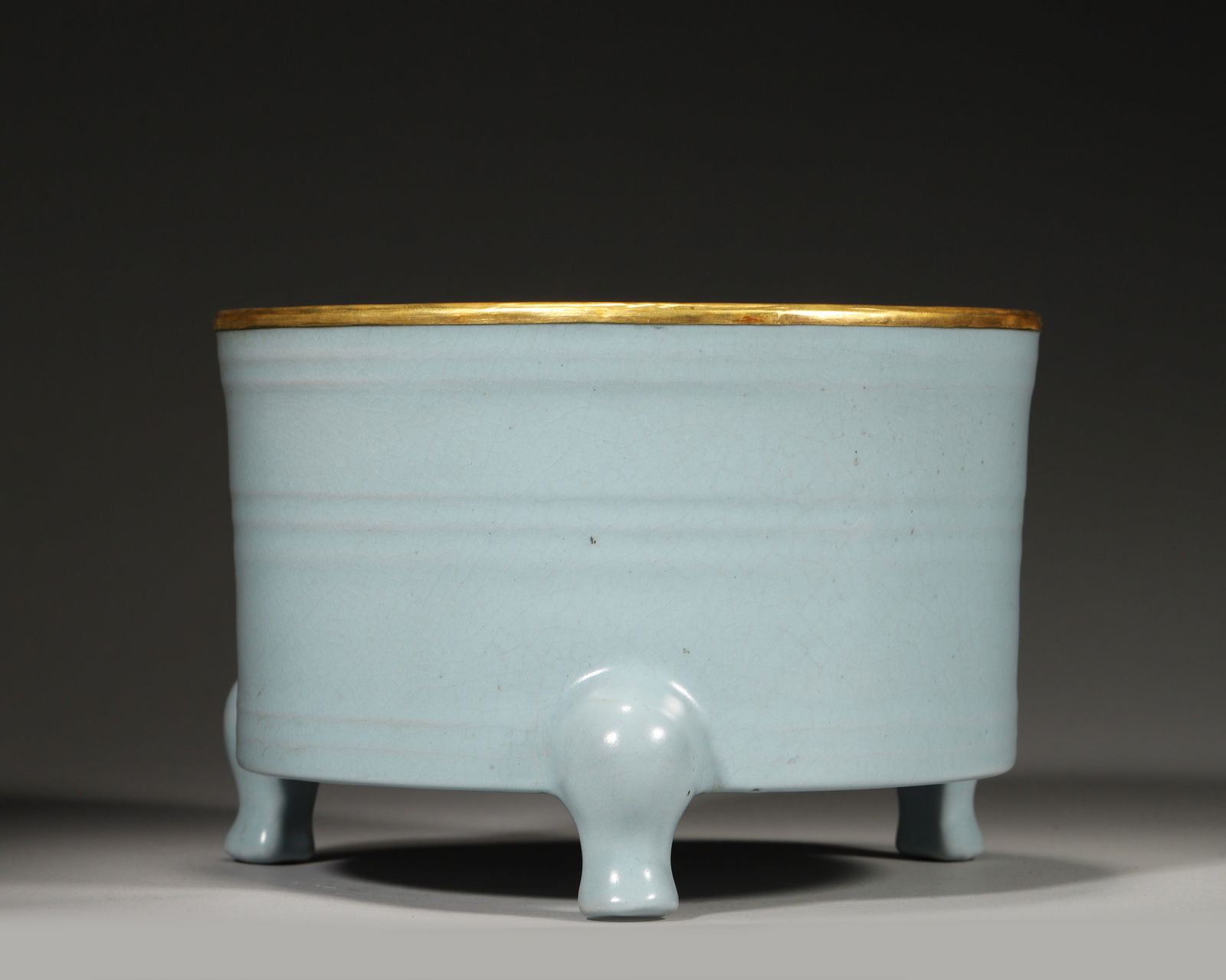 Song dynasty ru kiln sky-blue glazed gilt tripod censer (1 of 7)