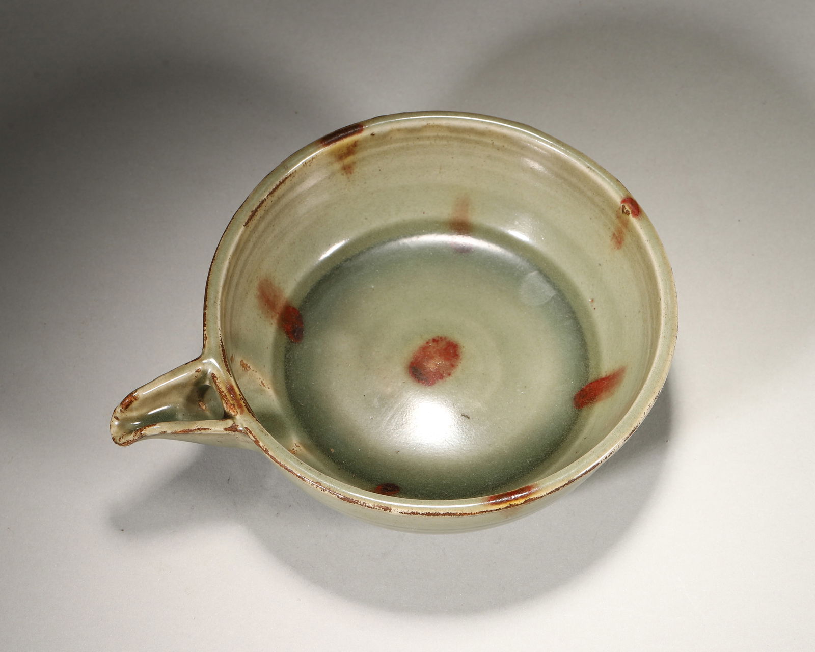 Song dynasty longquan kiln celadon ewer with splashed copper-red decoration (1 of 7)