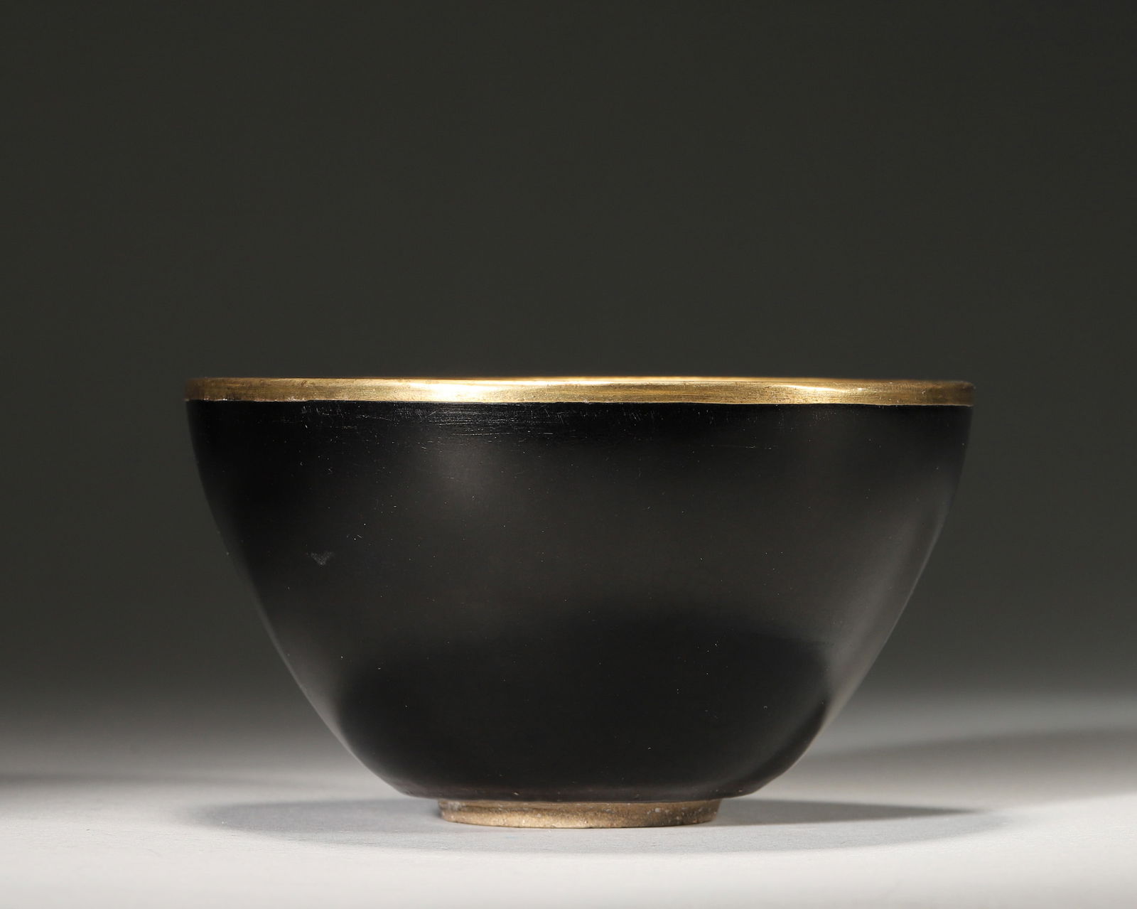 Song dynasty jizhou kiln black-glazed leaf-patterned bowl with silver-gilt rim (1 of 6)