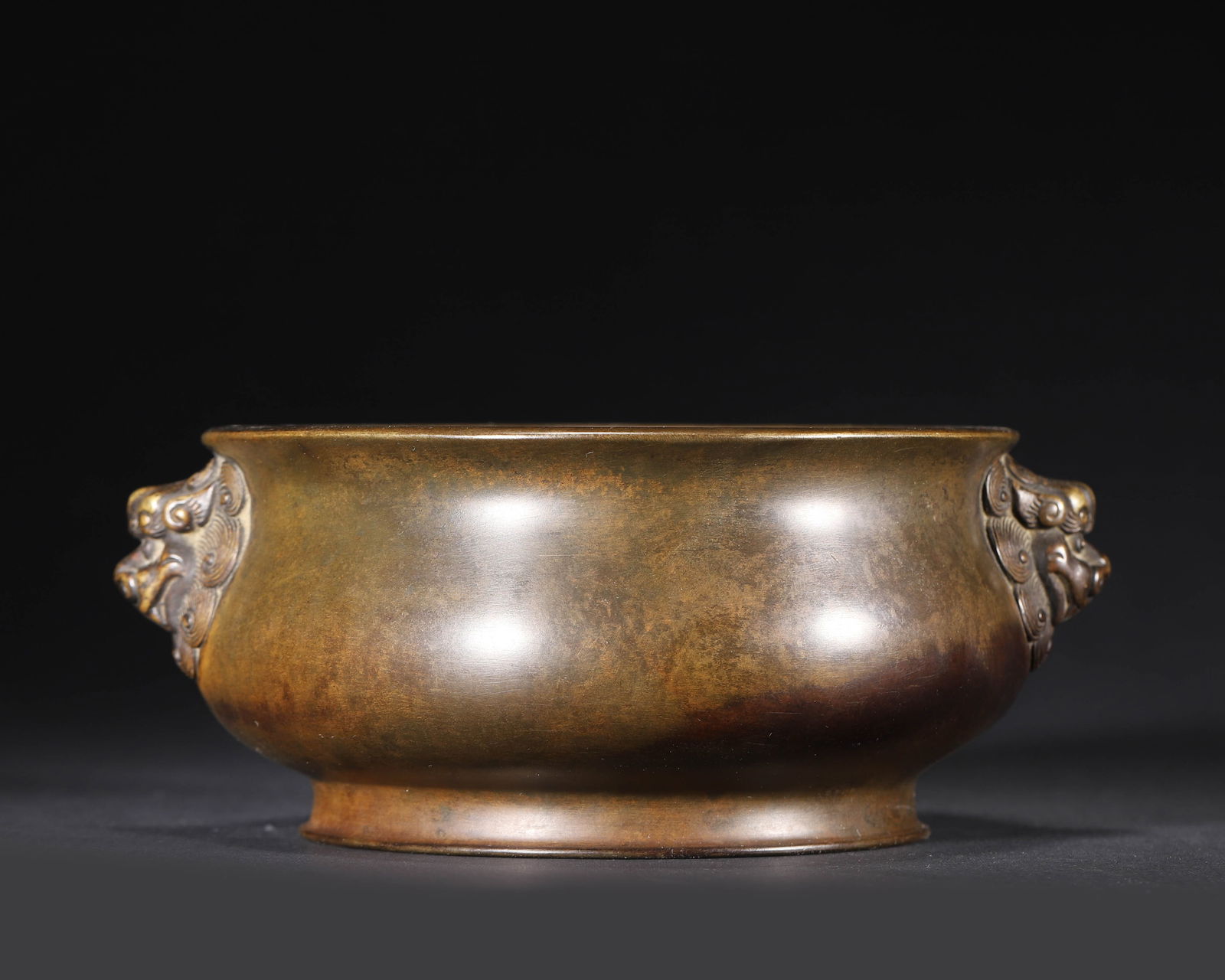 Qing qianlong bronze censer with lion handles & double dragon pattern (1 of 8)