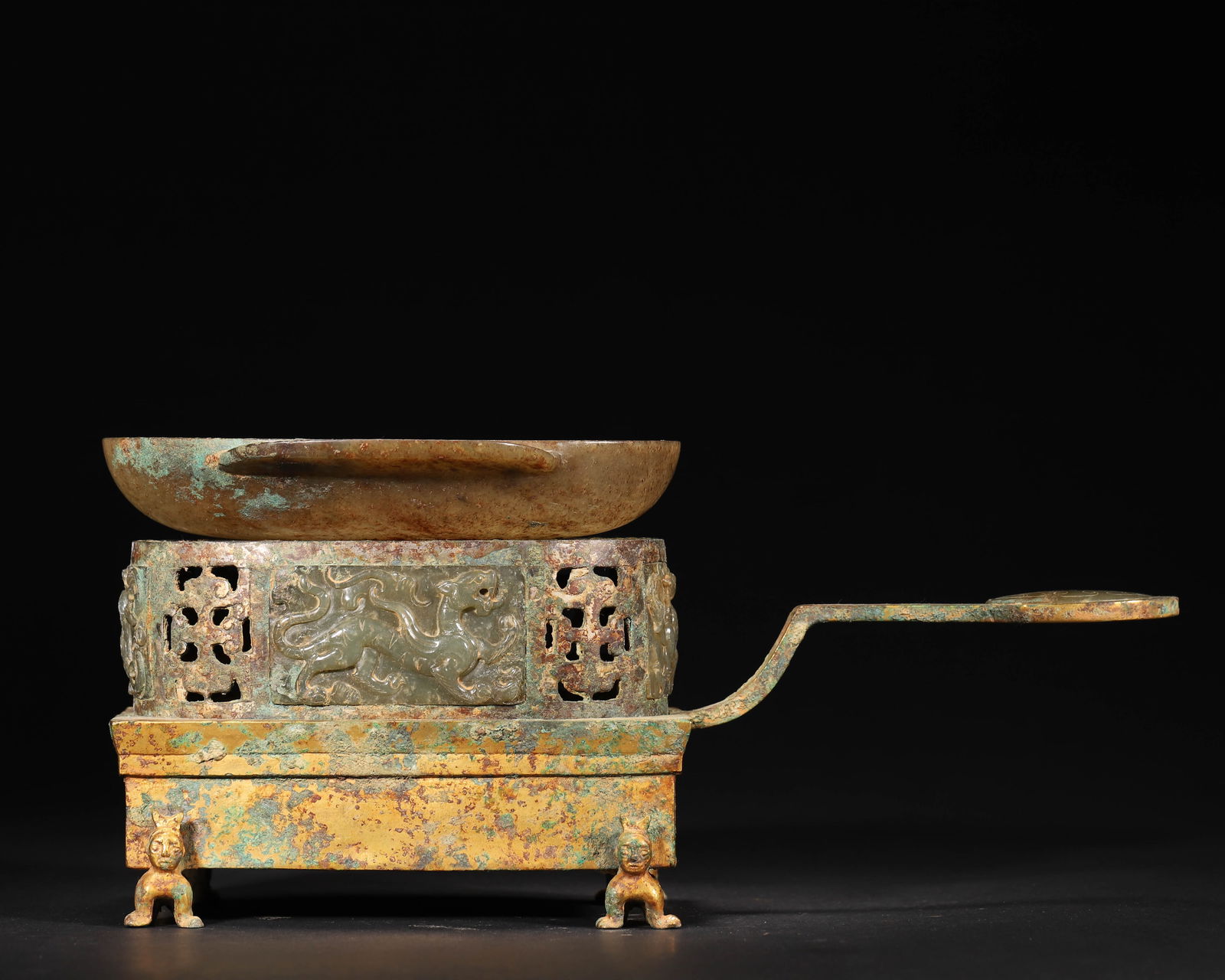 Han dynasty gilt-bronze jade-inlaid tripod warming wine vessel (1 of 12)
