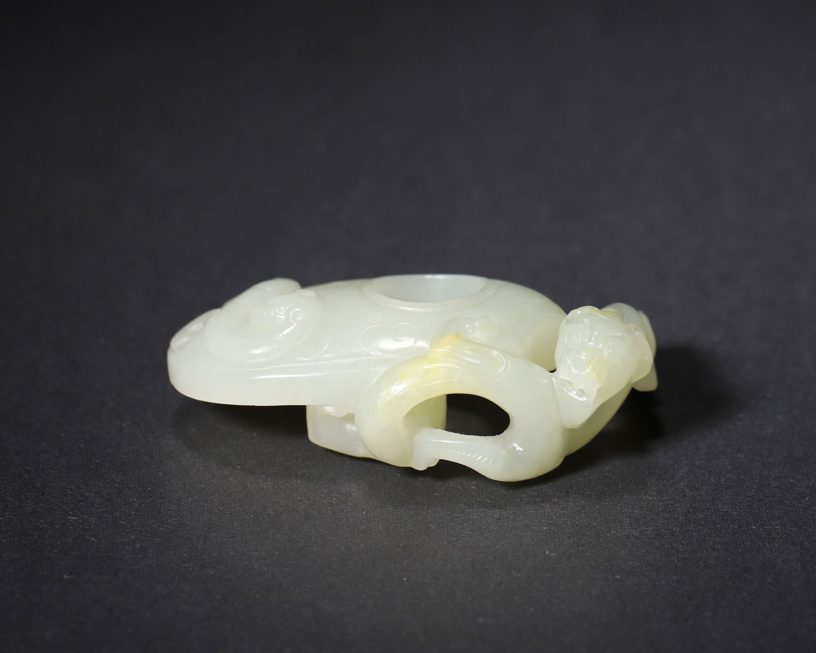 Mid-qing dynasty hetian white jade chilong pendant (1 of 6)