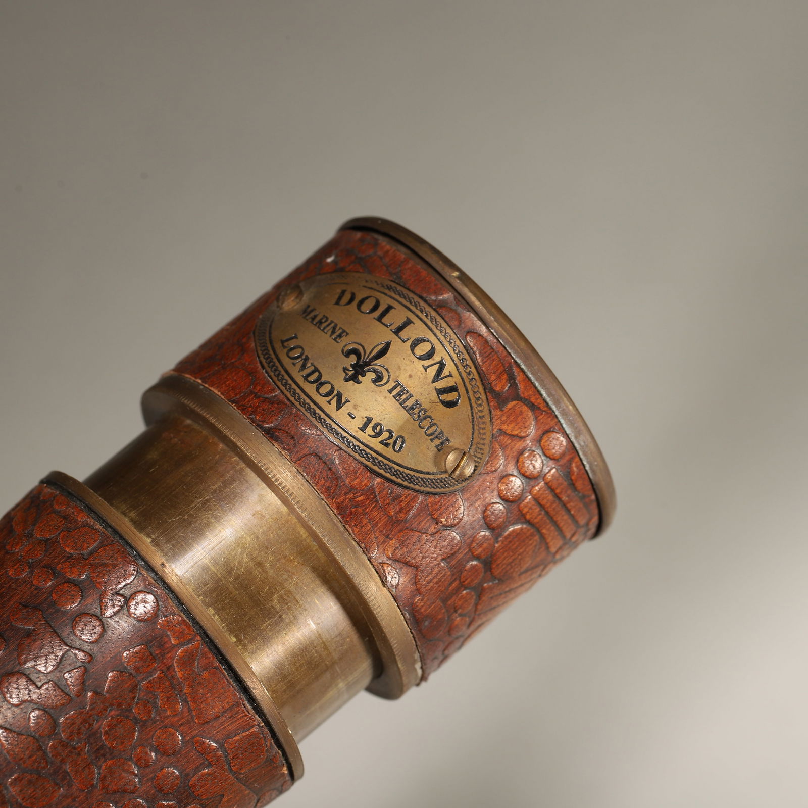 Mid-to-late 19th century, british embossed leather & brass astronomical telescope (original stand) - 4