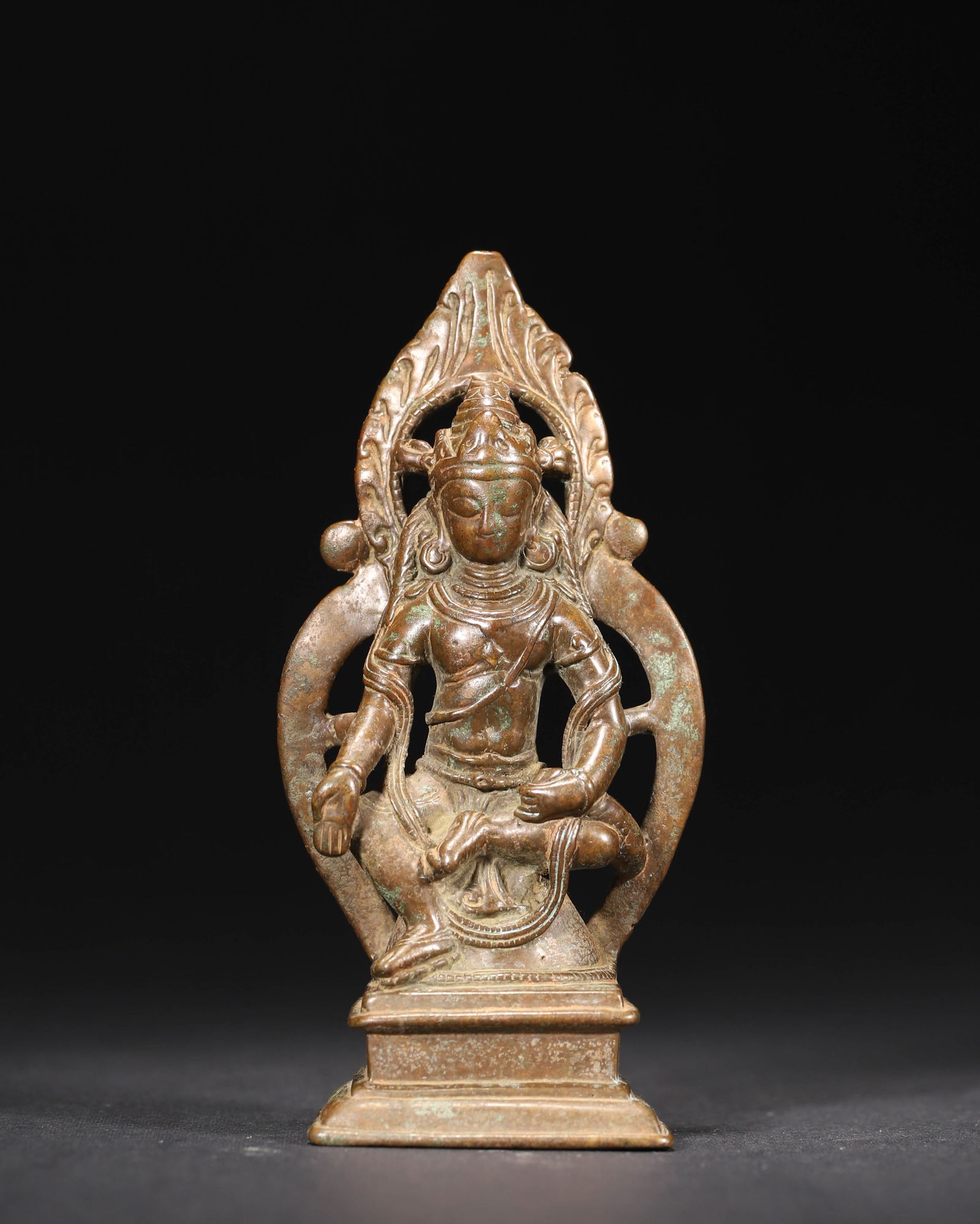 Sui dynasty bronze seated guanyin in royal ease pose (1 of 7)