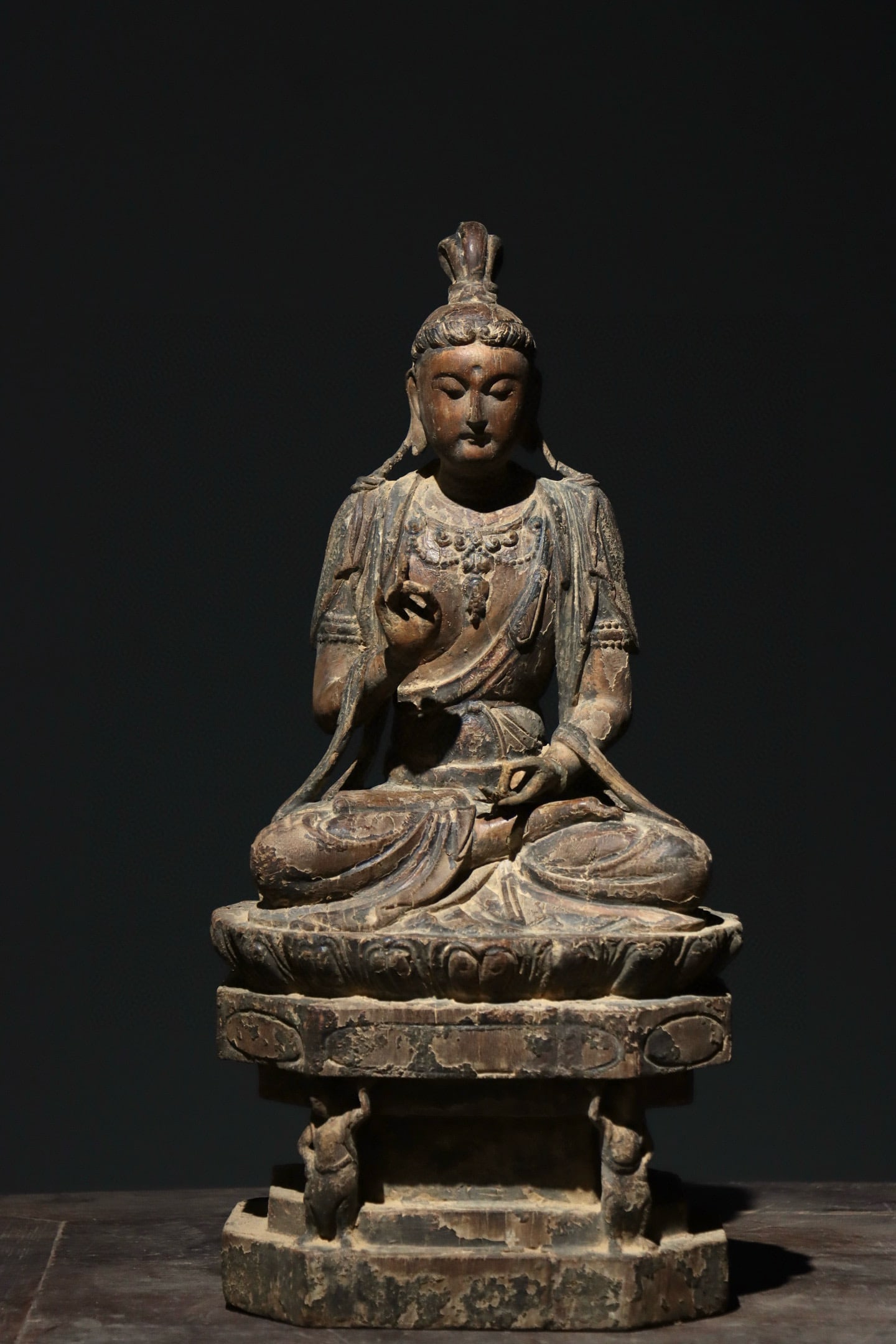 Song dynasty, nanmu wood painted seated guanyin bodhisattva (1 of 9)