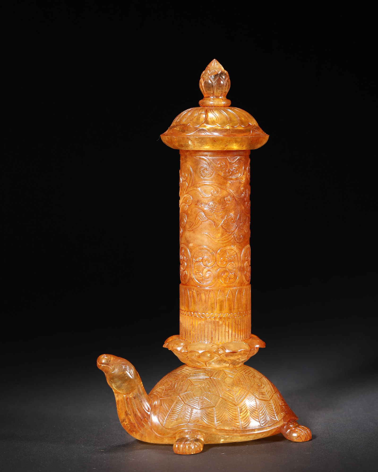 Tang dynasty amber rock crystal relic vase with tortoise base & lotus patterns (1 of 8)