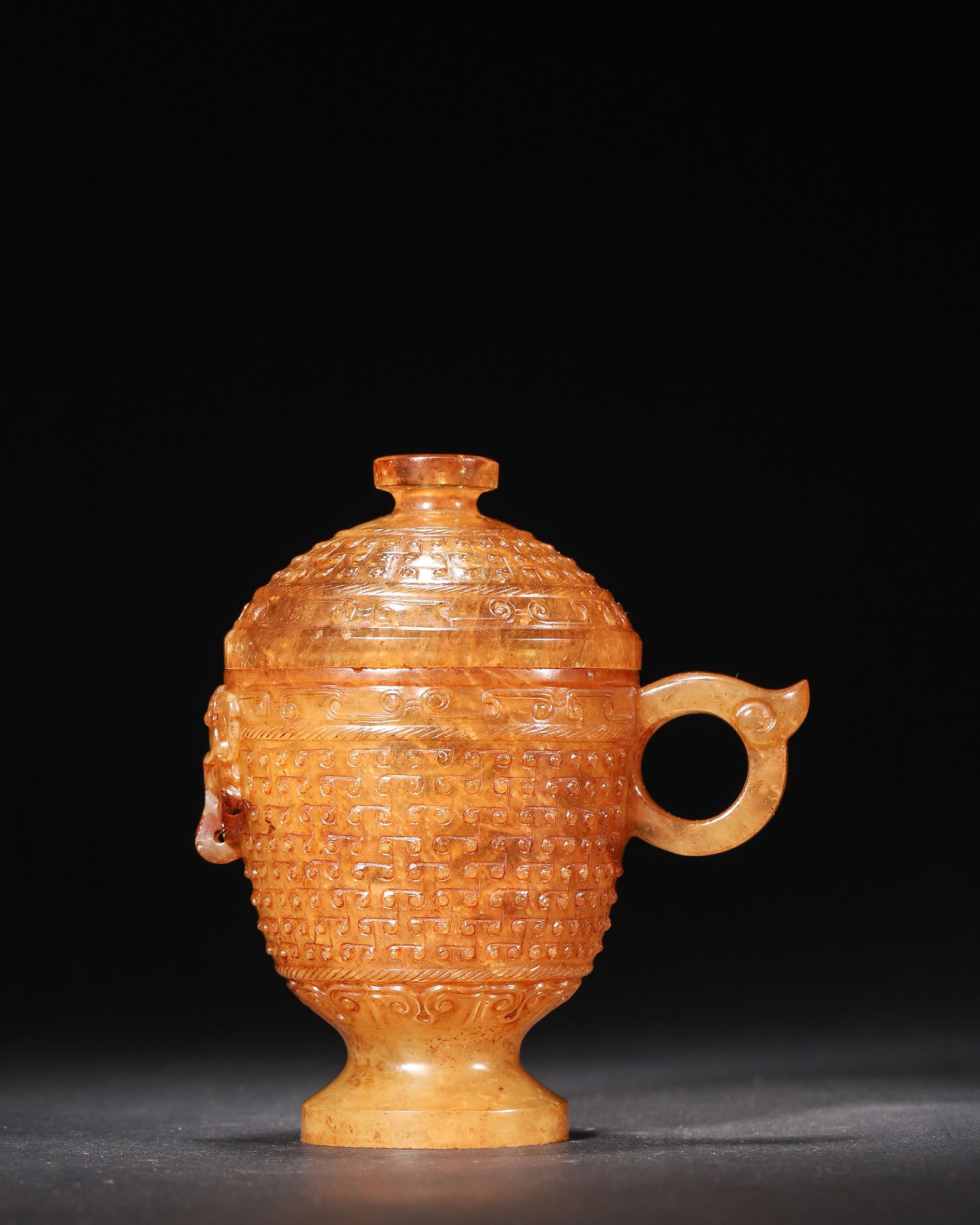 Han dynasty rock crystal lidded zhi with interlocking grain patterns (1 of 7)