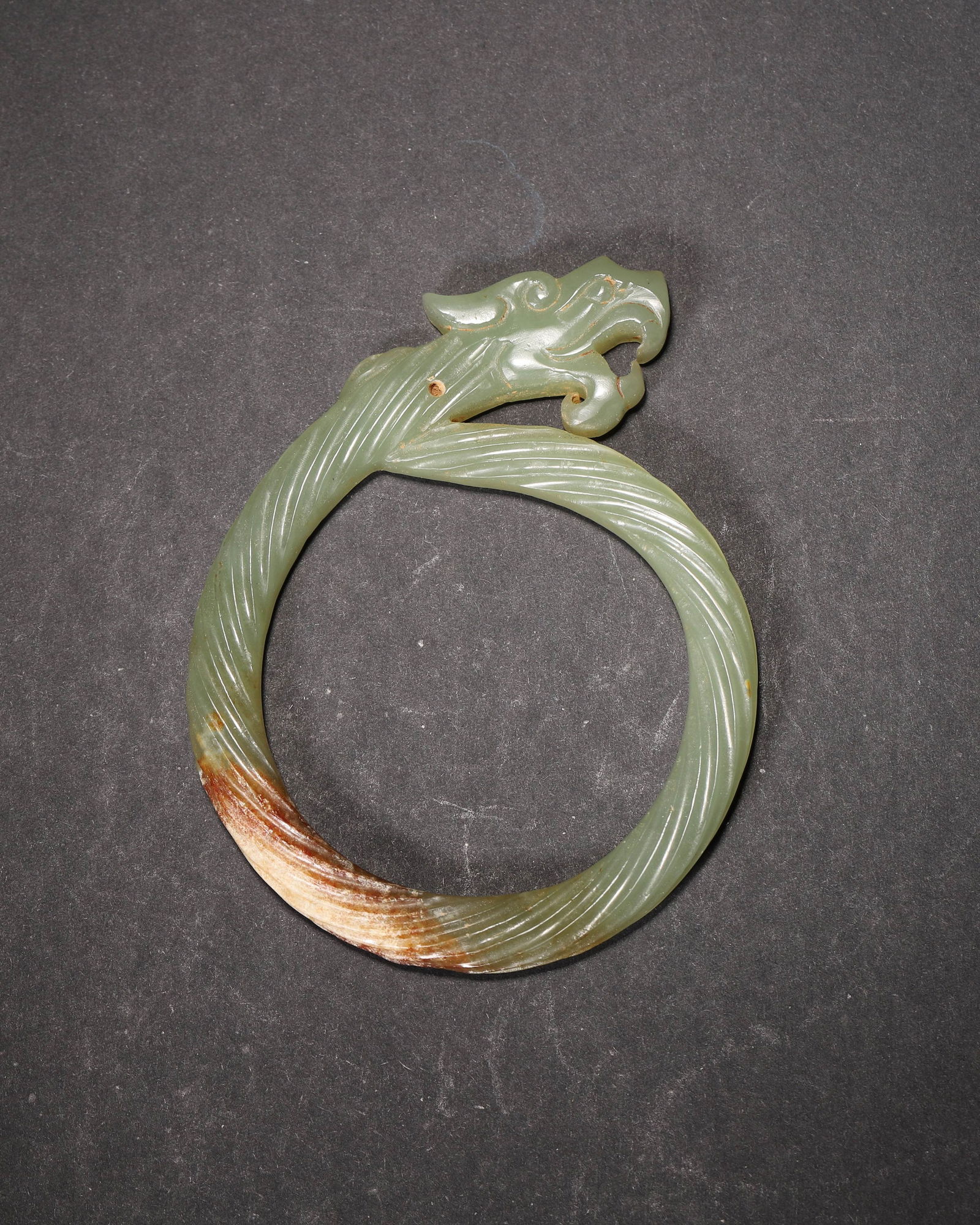 Warring states hetian jade knotted dragon pendant (1 of 6)