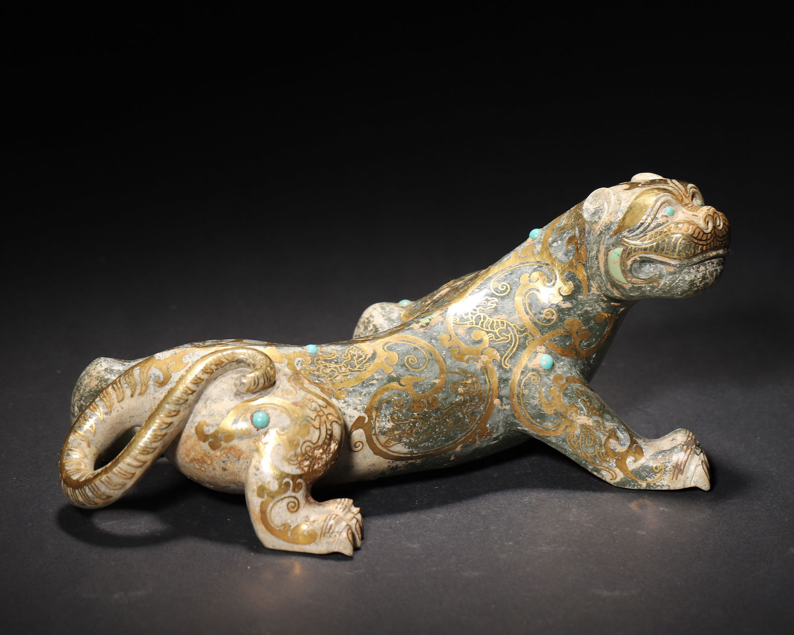 Han dynasty archaic jade tiger ornament with gilt and turquoise inlay (1 of 10)