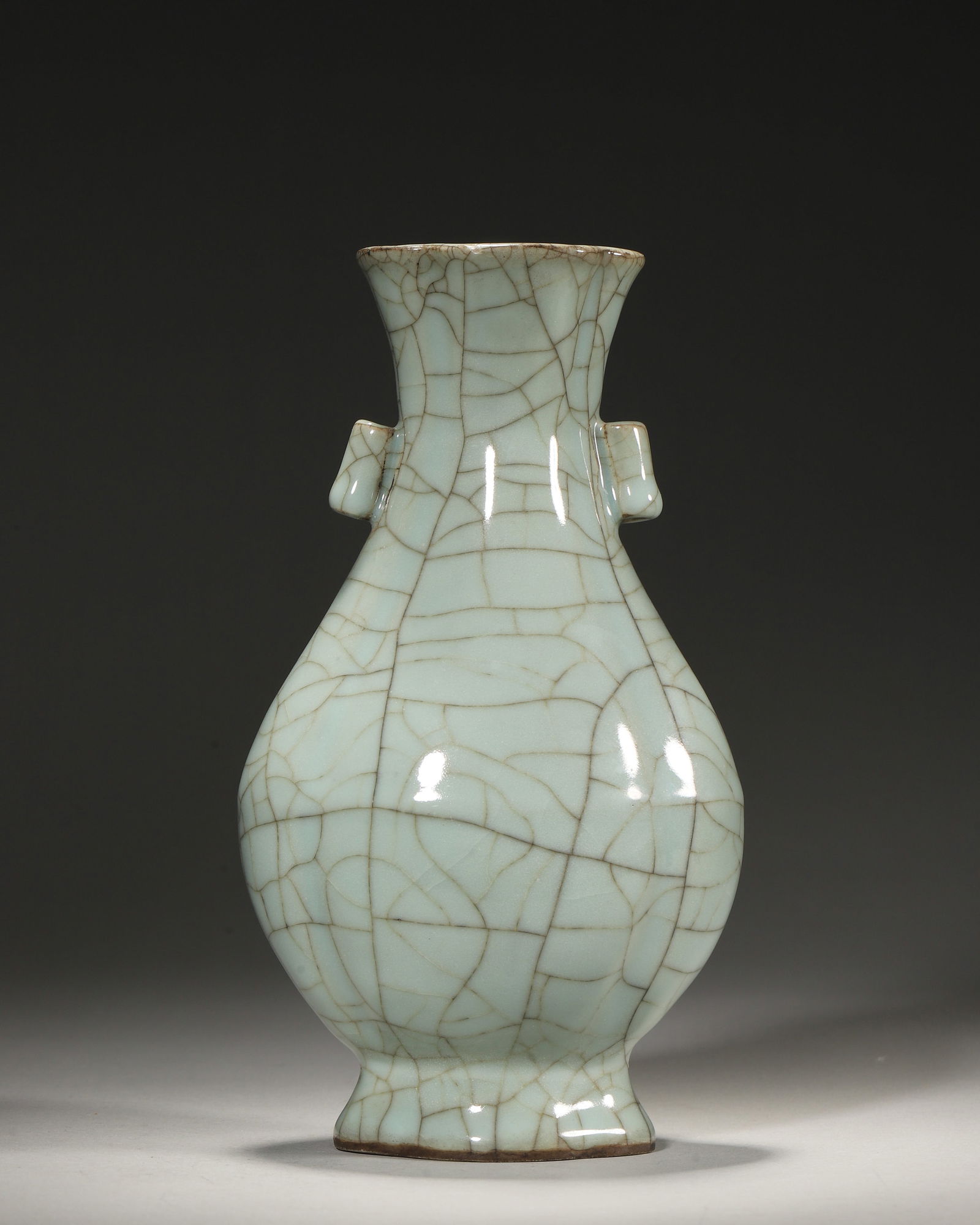 Song dynasty ge kiln celadon crackle vase with loop handles (1 of 6)