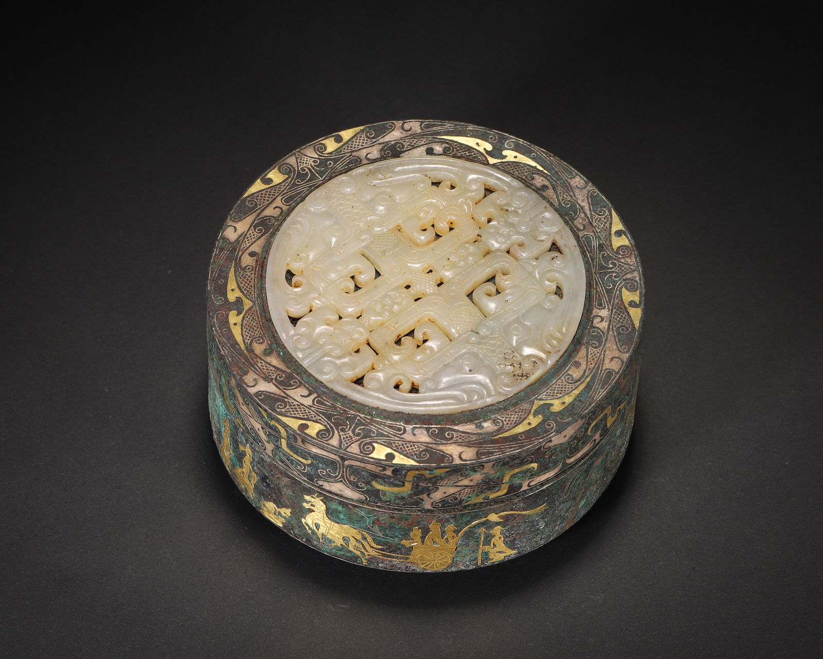 Warring states period: gold-silver-inlaid bronze box with jade dragon lid (1 of 11)