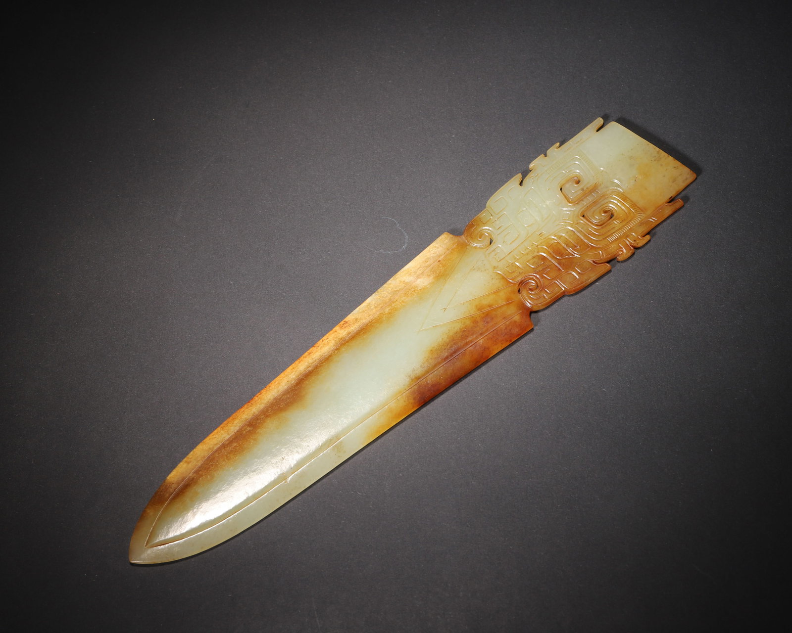 Western zhou hetian jade ge dagger-axe with taotie pattern (1 of 6)