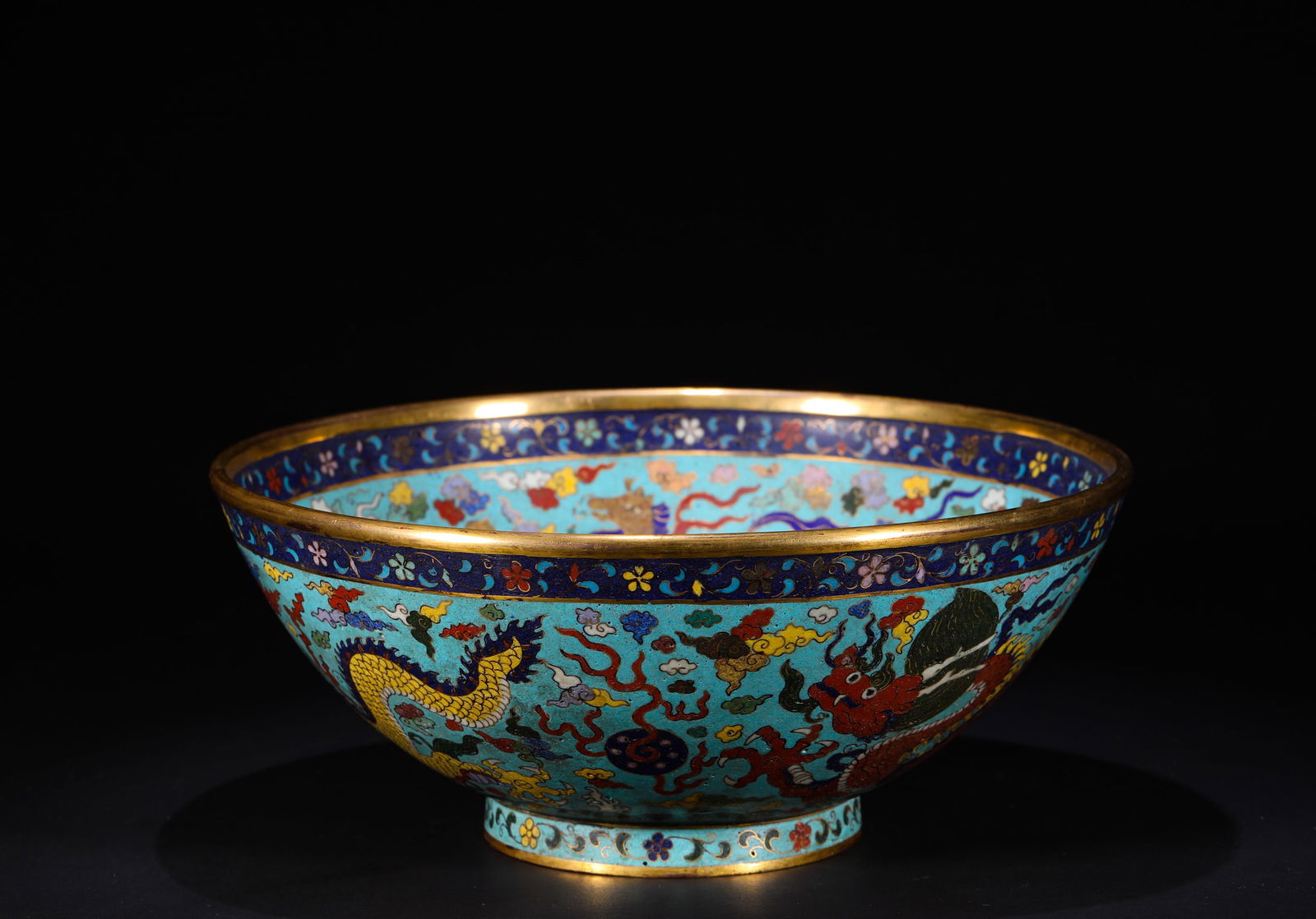 BRONZE JINGTAI BLUE DRAGON-PATTERNED BOWL FROM XUANDE, MING DYNASTY: H:9cmD:22cmWeight:1300g