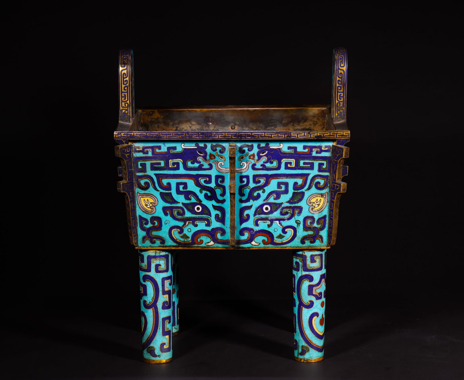 QING DYNASTY, COPPER CLOISONNE ENAMEL TRIPOD: H:38cmW:28cmWeight:5620g