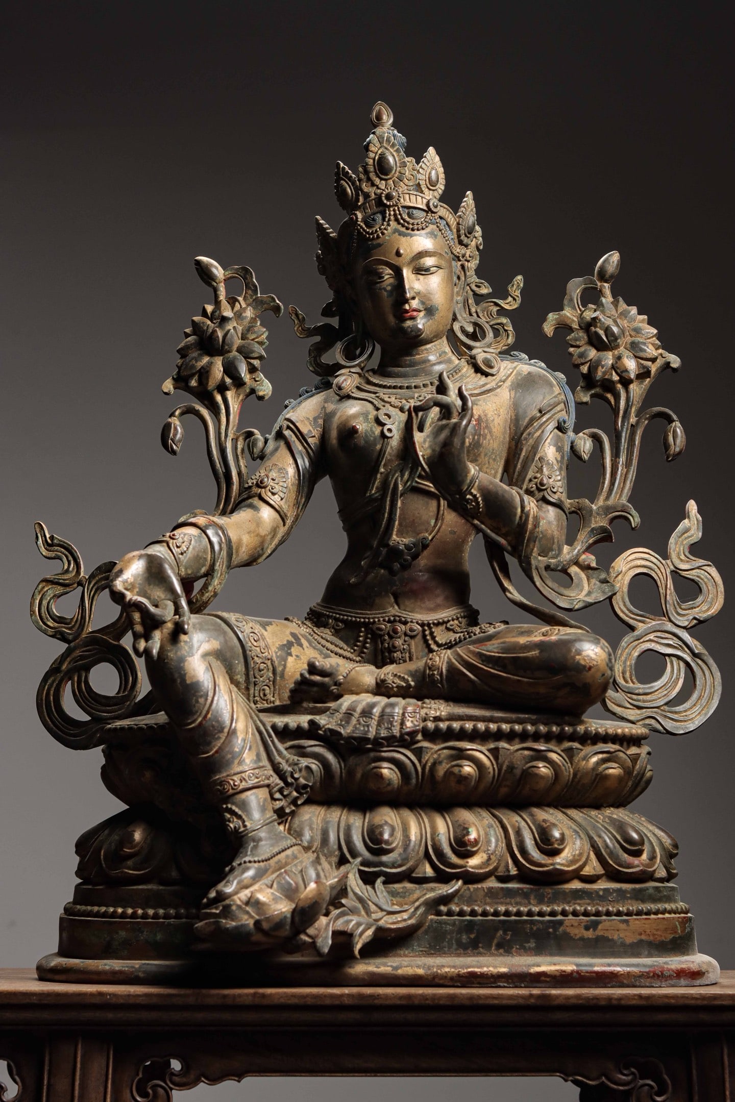 IN THE MING DYNASTY, GILDED BRONZE STATUE OF GREEN TARA: Weight:32500g H:81cm W:56cm T:41cm This is a bronze gilded green statue of Tara from the Ming Dynasty, which is an important symbol of compassion and salvation in Tibetan Buddhism. The overall style b