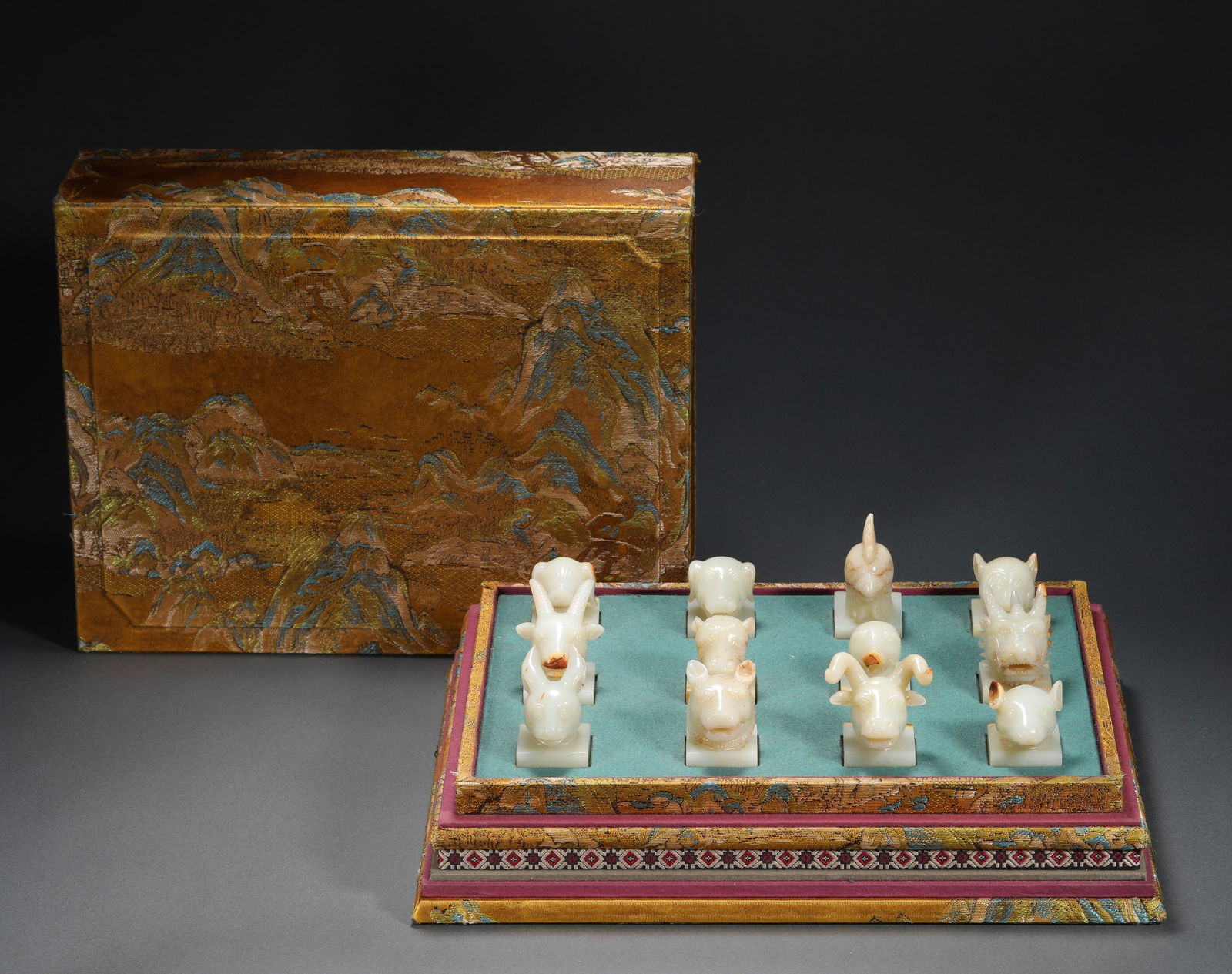 HETIAN JADE SEAL OF THE TWELVE CHINESE ZODIAC ANIMAL HEADS: H:4.2cmW:2.6cmWeight:640g