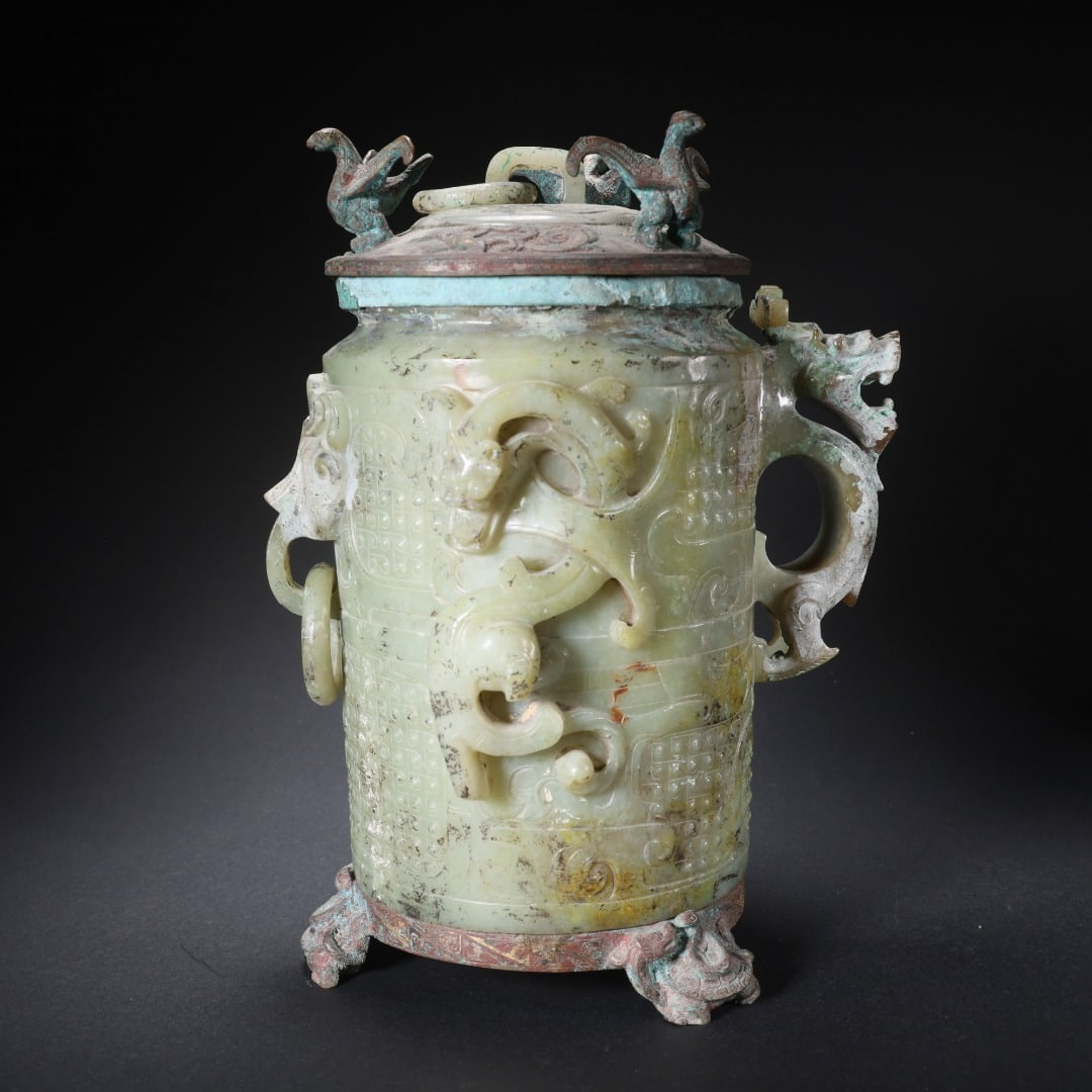 HAN DYNASTY HETIAN JADE WITH COPPER LIVING RINGS, THREE PHOENIXES COVERED WITH CHILONG CUPS: L:15.5cm W:14.5cm H:20.2cm Weight:1751g