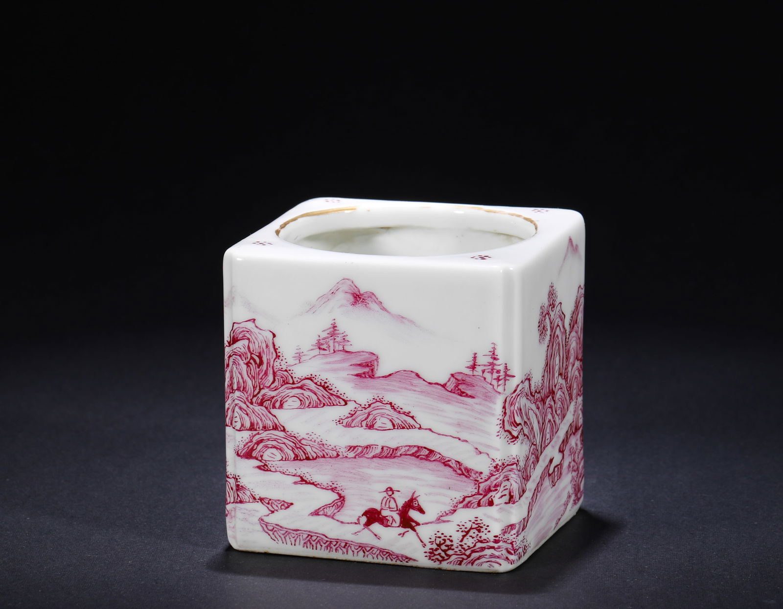 THE CRIMSON PORCELAIN PEN HOLDER WAS MADE BY HONGXIAN: H:6.6cmW:6.5cm