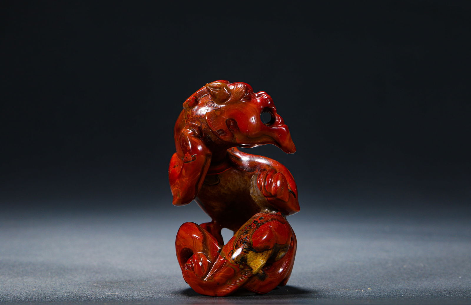 AGATE DRAGON PENDANTS FROM THE WARRING STATES PERIOD: H:7.5cmW:5cmWeight:130g