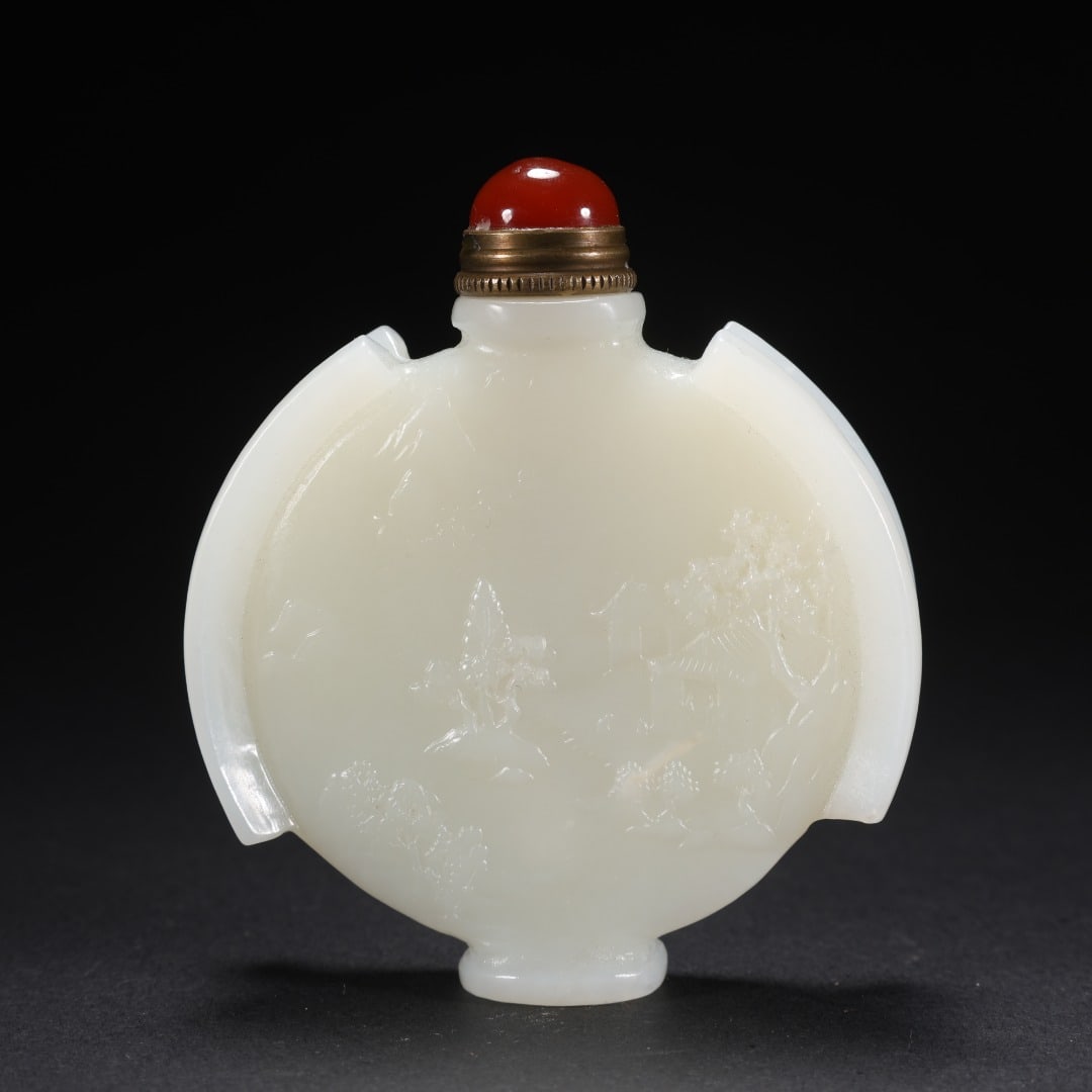 QING DYNASTY, HETIAN JADE FIGURE LANDSCAPE SNUFF POT: L:5.4cm W:1.3cm H:6.3cm Weight:83g