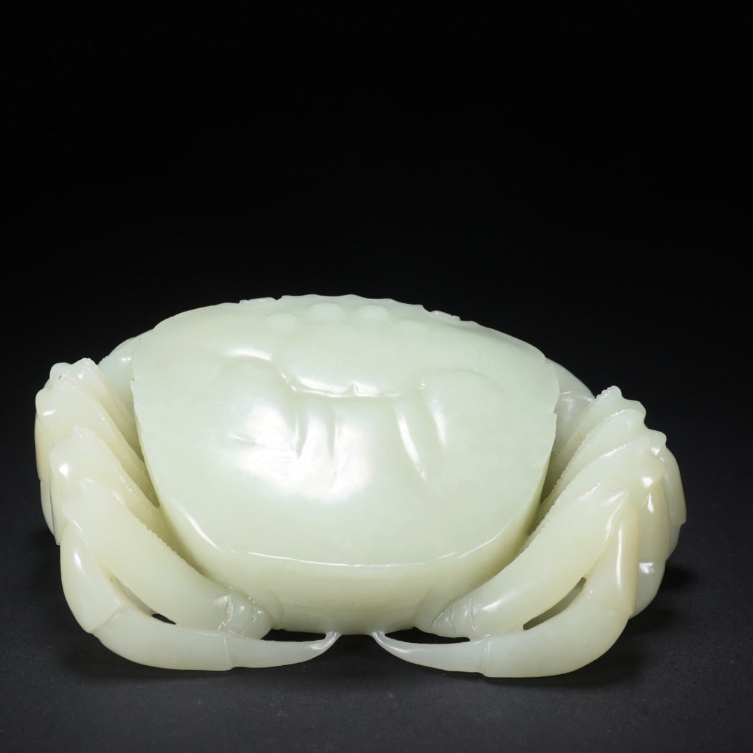 QING DYNASTY, HETIAN JADE CRAB: L:15cm W:9.8cm H:5cm Weight:985g