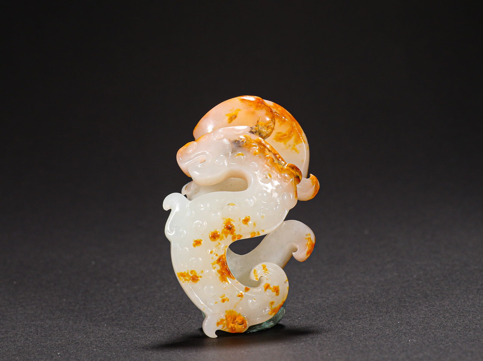 HETIAN JADE DRAGON AND PHOENIX PENDANTS OF THE HAN DYNASTY (1 of 7)