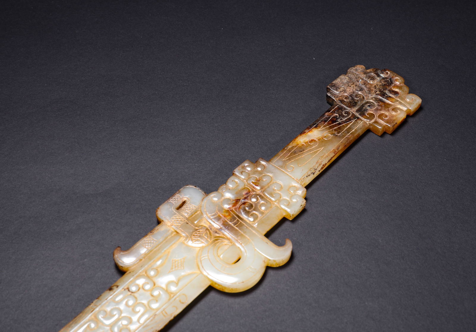 SPRING AND AUTUMN GRAIN PATTERN JADE DAGGER - 6