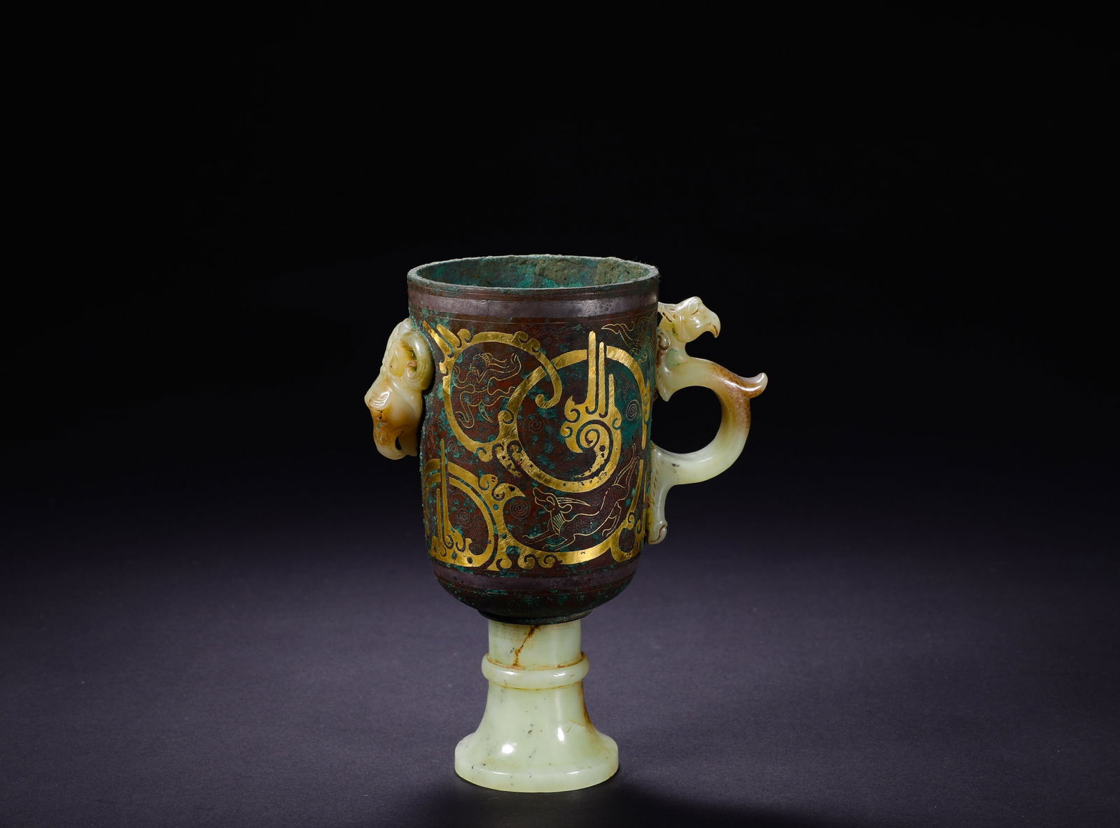 A HIGH-FOOTED CUP INLAID WITH GOLD AND SILVER AND JADE FROM THE WARRING STATES PERIOD: H:12cmW:9.5cmWeight:360g