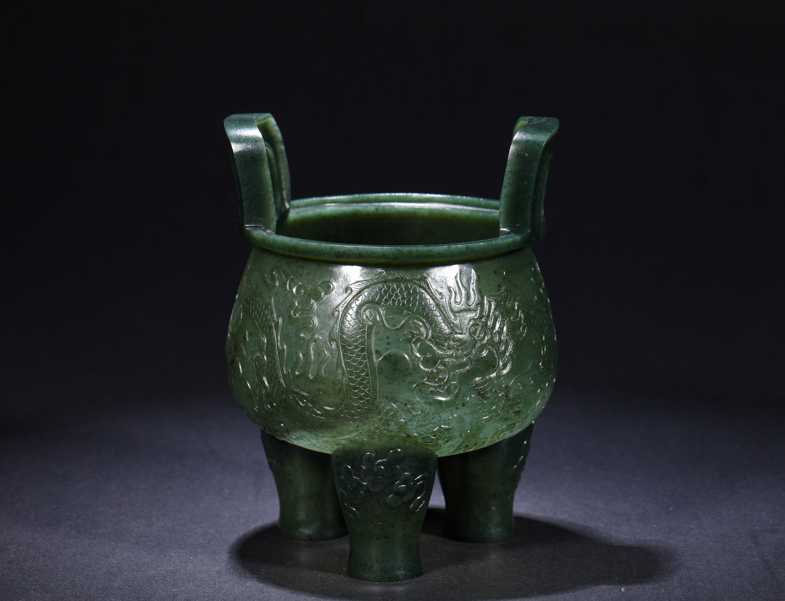 QING DYNASTY, HETIAN JADE INCENSE BURNER: H:14cmW:10.5cmWeight:250g