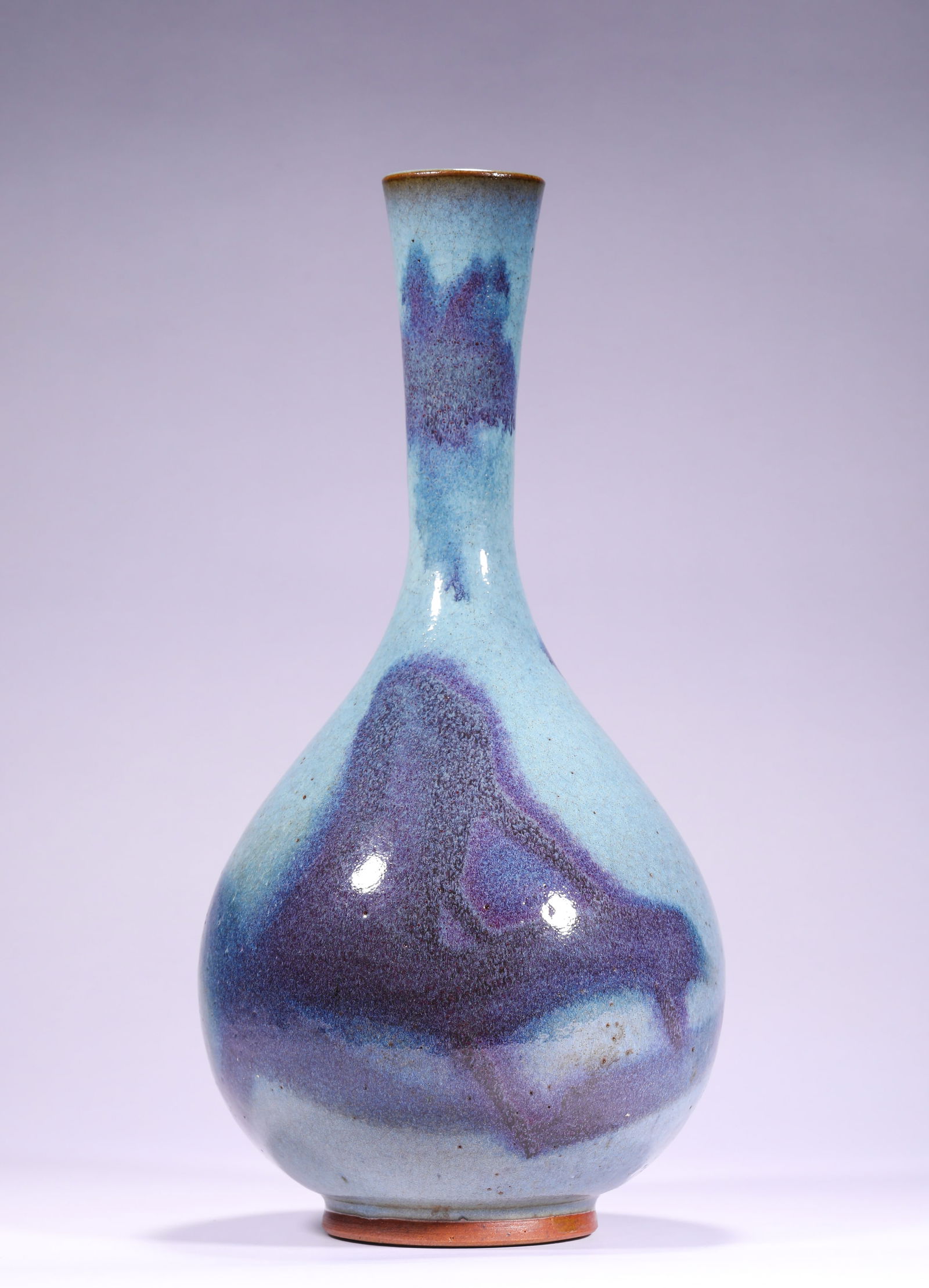 SONG DYNASTY, JUN KILN GLAZED LONG-NECKED VASE: H:36cmD:16cm