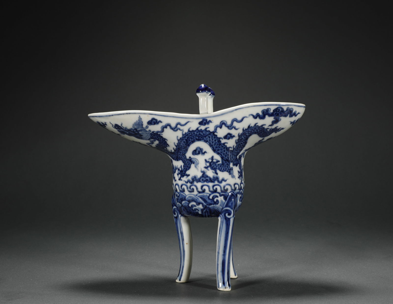 QING DYNASTY, BLUE AND WHITE WINE CUPS WITH DRAGON PATTERNS (1 of 8)