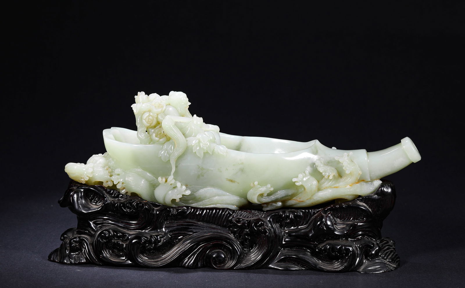 QING DYNASTY, HETIAN JADE PEN WASH: H:14cmW:25cmWeight:1520g