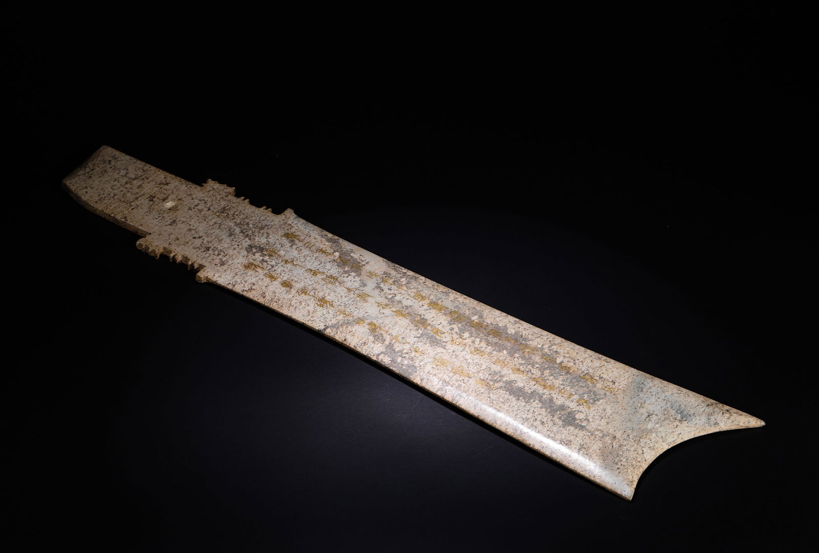 SHANG DYNASTY HETIAN JADE INLAID WITH GOLD INSCRIPTION YUE: H:46cmW:10cmWeight:520g