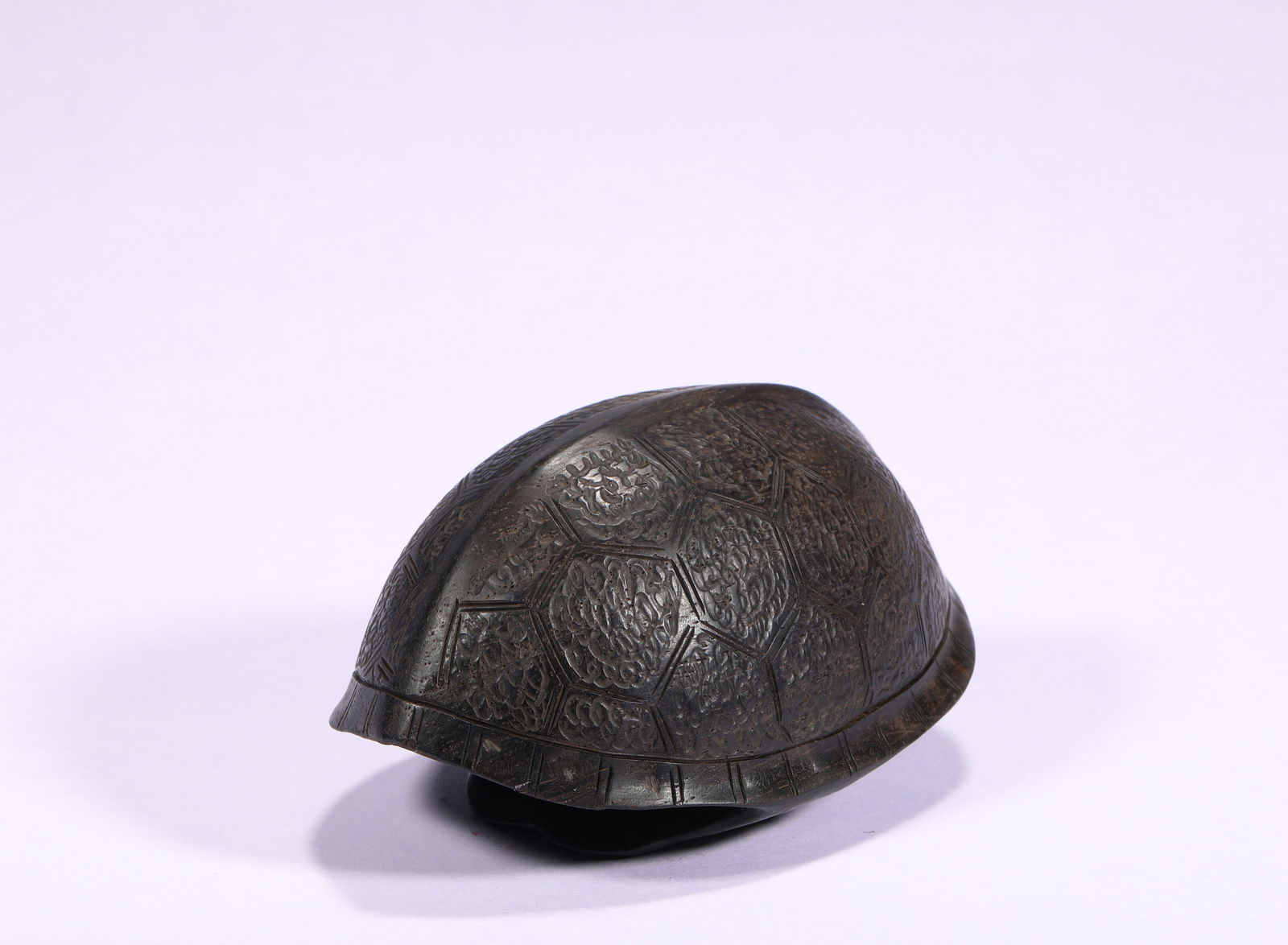 QING DYNASTY JADE AND AGARWOOD TORTOISE SHELL PENDANT: H:6cmW:11cmWeight:160g