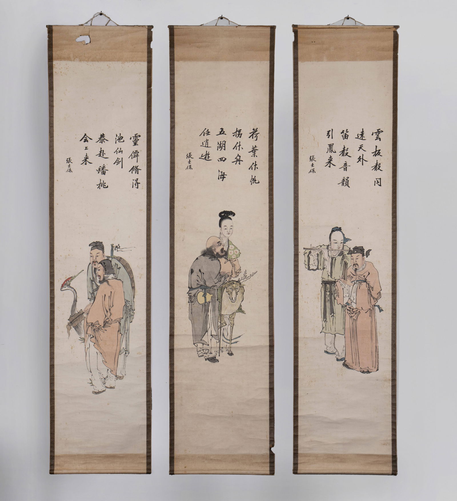 ZHANG SHIBAO CHARACTER STORY PICTURE THREE-SCREEN PAPER SCROLL: 32cmX135cmX3