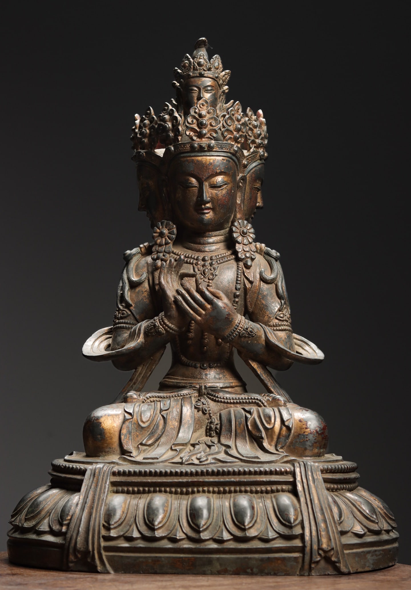 MING DYNASTY GILDED PURPLE COPPER • FOUR-FACED GUANYIN STATUES: Weight:20000gH:51cmW:36cmT:29cm