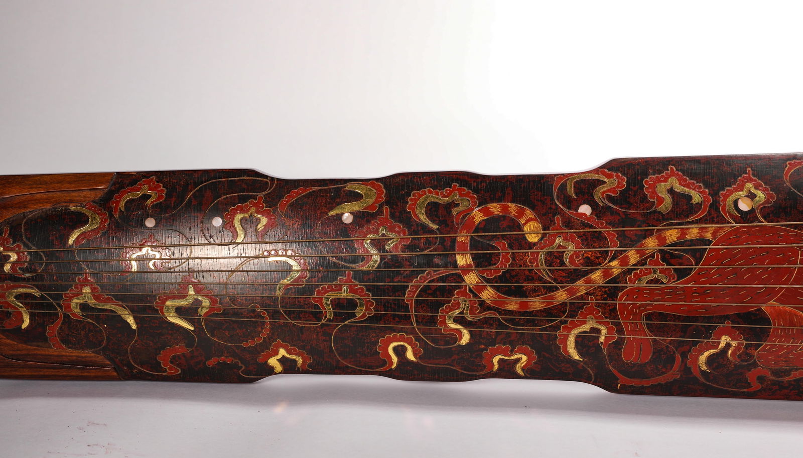 QING DYNASTY DRAGON-PATTERNED GILDED LACQUERWARE ZITHER - 4