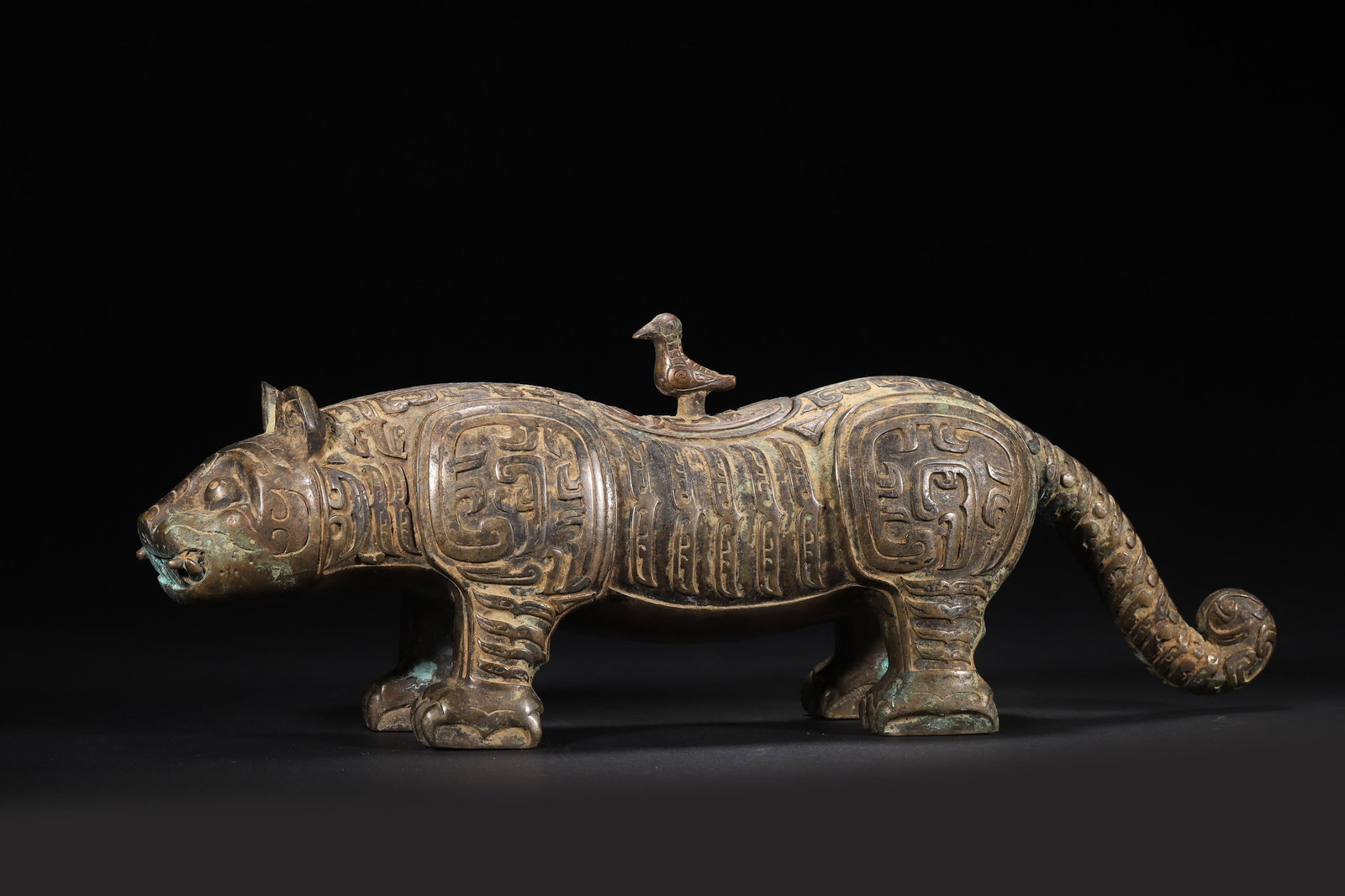 SPRING AND AUTUMN TO WARRING STATES PERIOD BRONZE TIGER-FORM ZUN VESSEL WITH BIRD FINIAL (1 of 8)