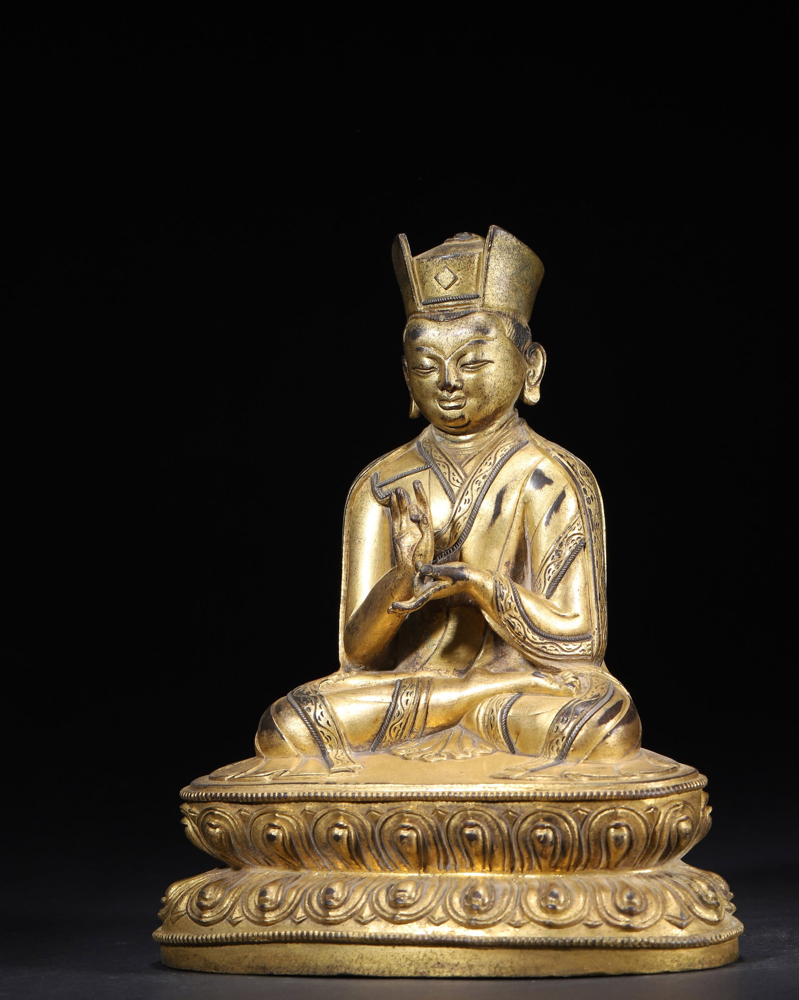 A Gilt-Bronze Figure of a Lama, Qing Dynasty - 2