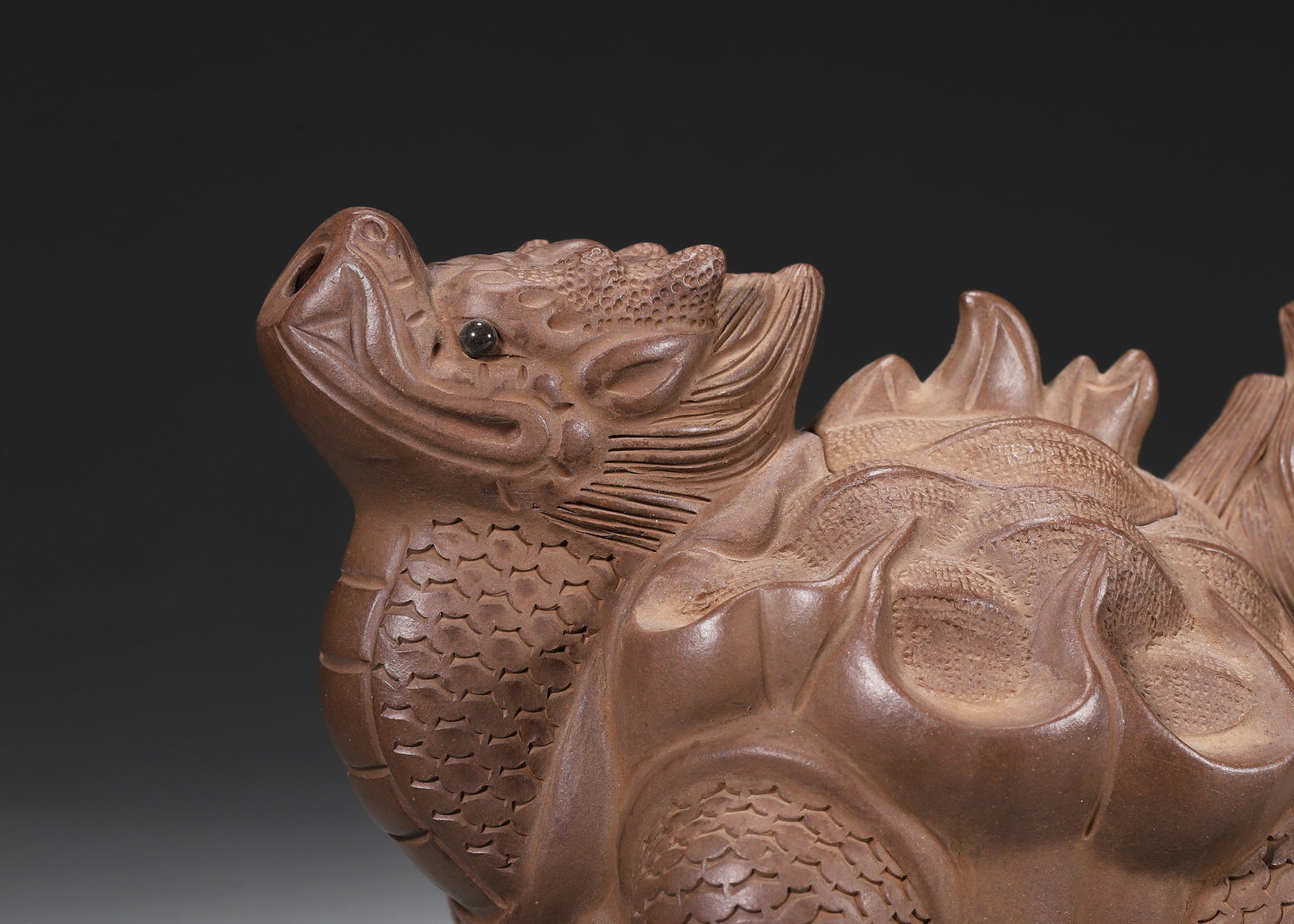 Kangxi Period, Qing Dynasty A Yixing Zisha Dragon-Turtle Teapot, Mark of Chen Mingyuan - 3