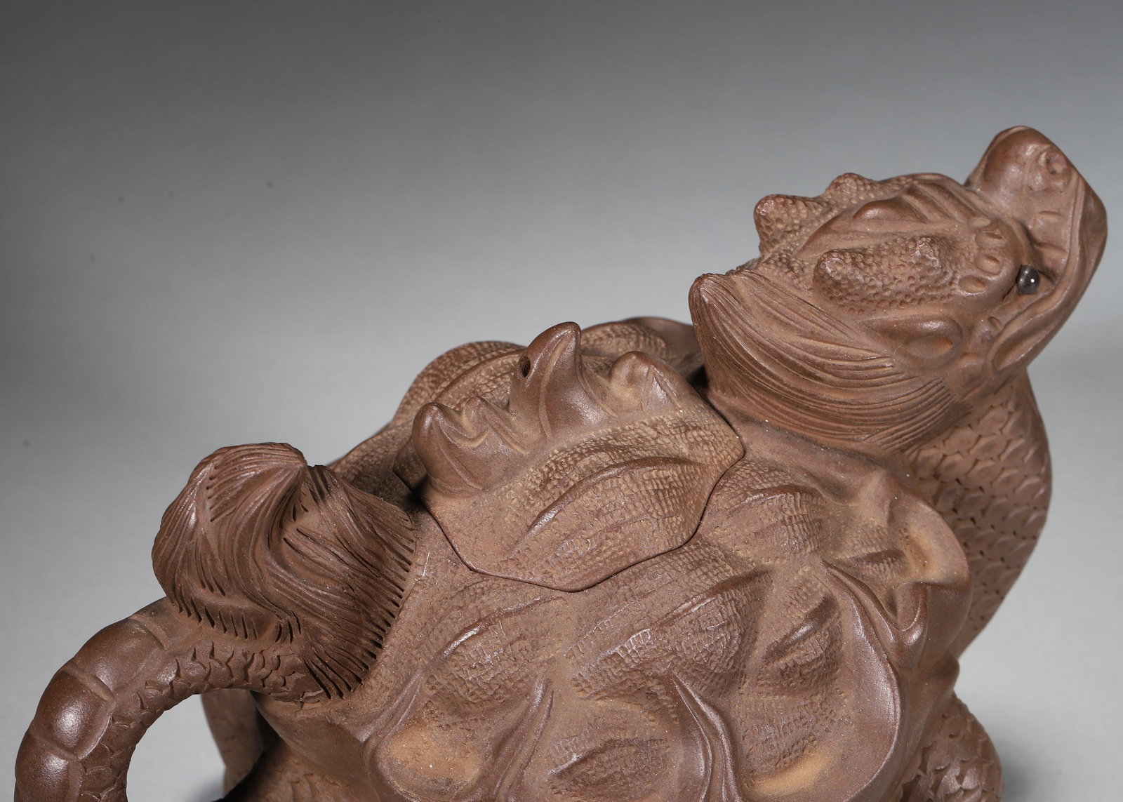 Kangxi Period, Qing Dynasty A Yixing Zisha Dragon-Turtle Teapot, Mark of Chen Mingyuan - 5