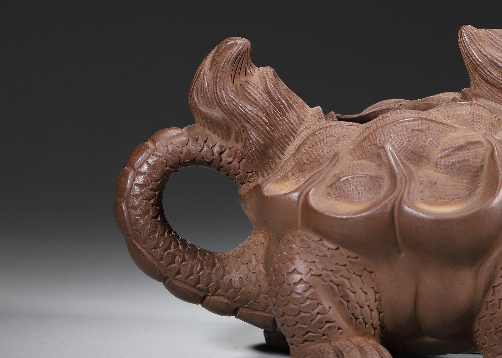 Kangxi Period, Qing Dynasty A Yixing Zisha Dragon-Turtle Teapot, Mark of Chen Mingyuan - 6