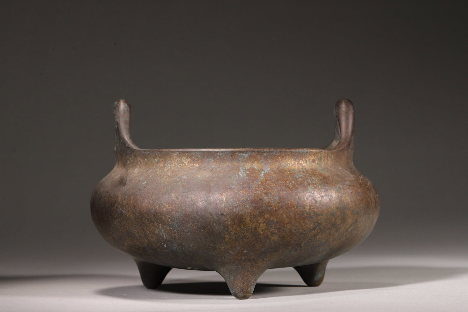 A Bronze Three-Foot Incense Burner with Bridge Handles, "Made in Longqing Reign of Ming Dynasty" (1 of 6)