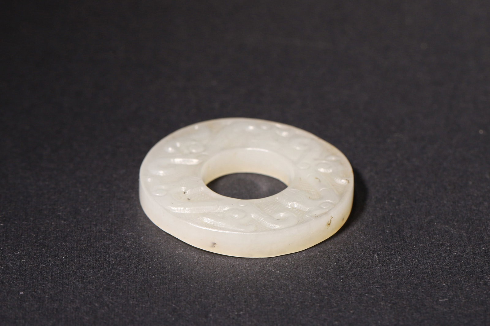 A Hetian Jade Bi-Shaped Pendant with Chi Dragon Pattern - Han Dynasty - 6
