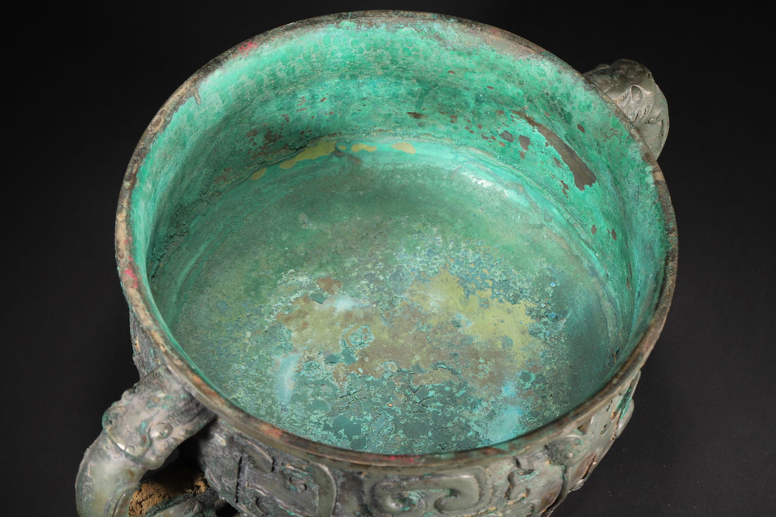 A Bronze Gui Vessel with Animal Mask Pattern, Shang to Zhou Dynasty - 7