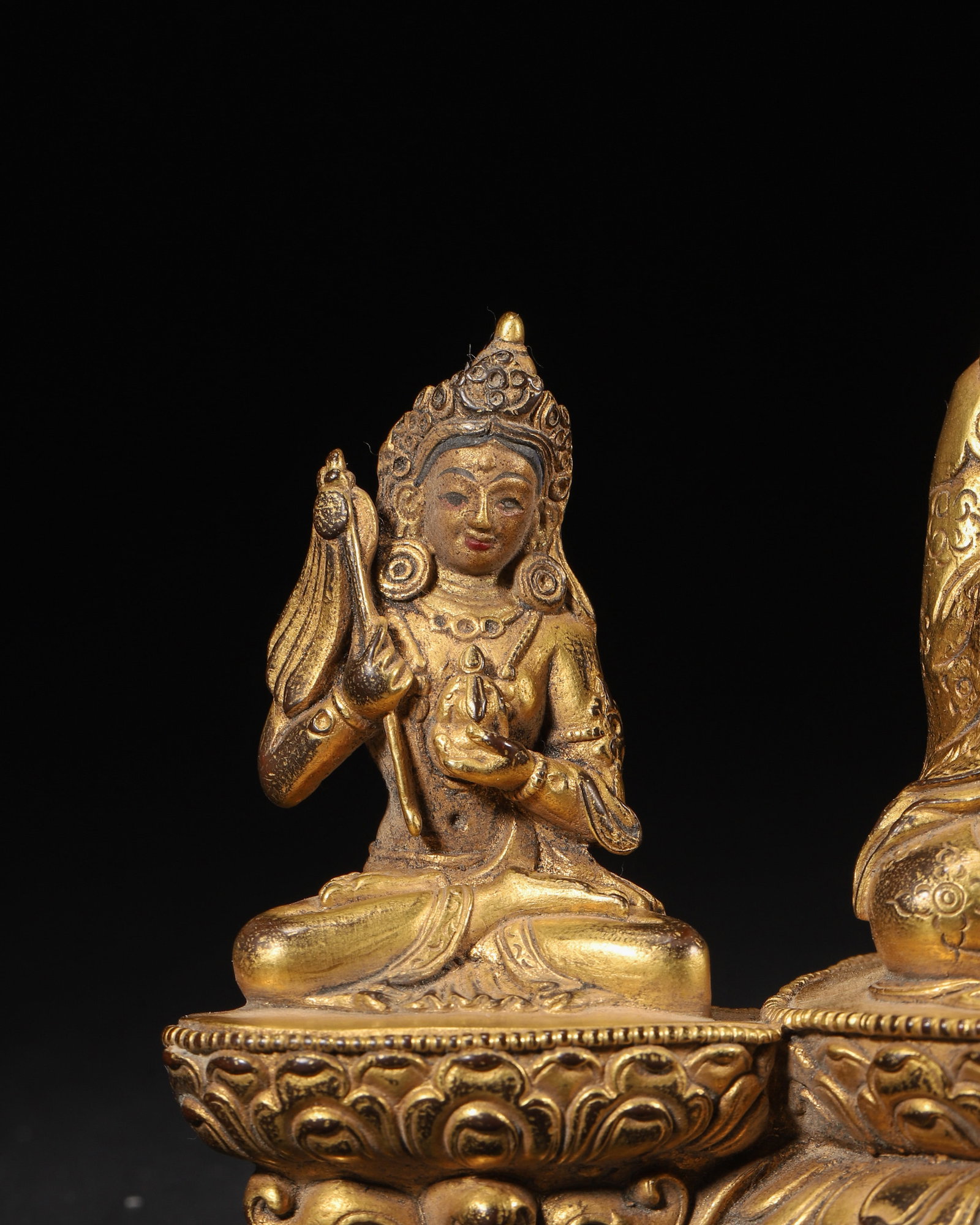 A Gilt-bronze Conjoined Statue of Padmasambhava and Two Attendants, Qing Dynasty - 4
