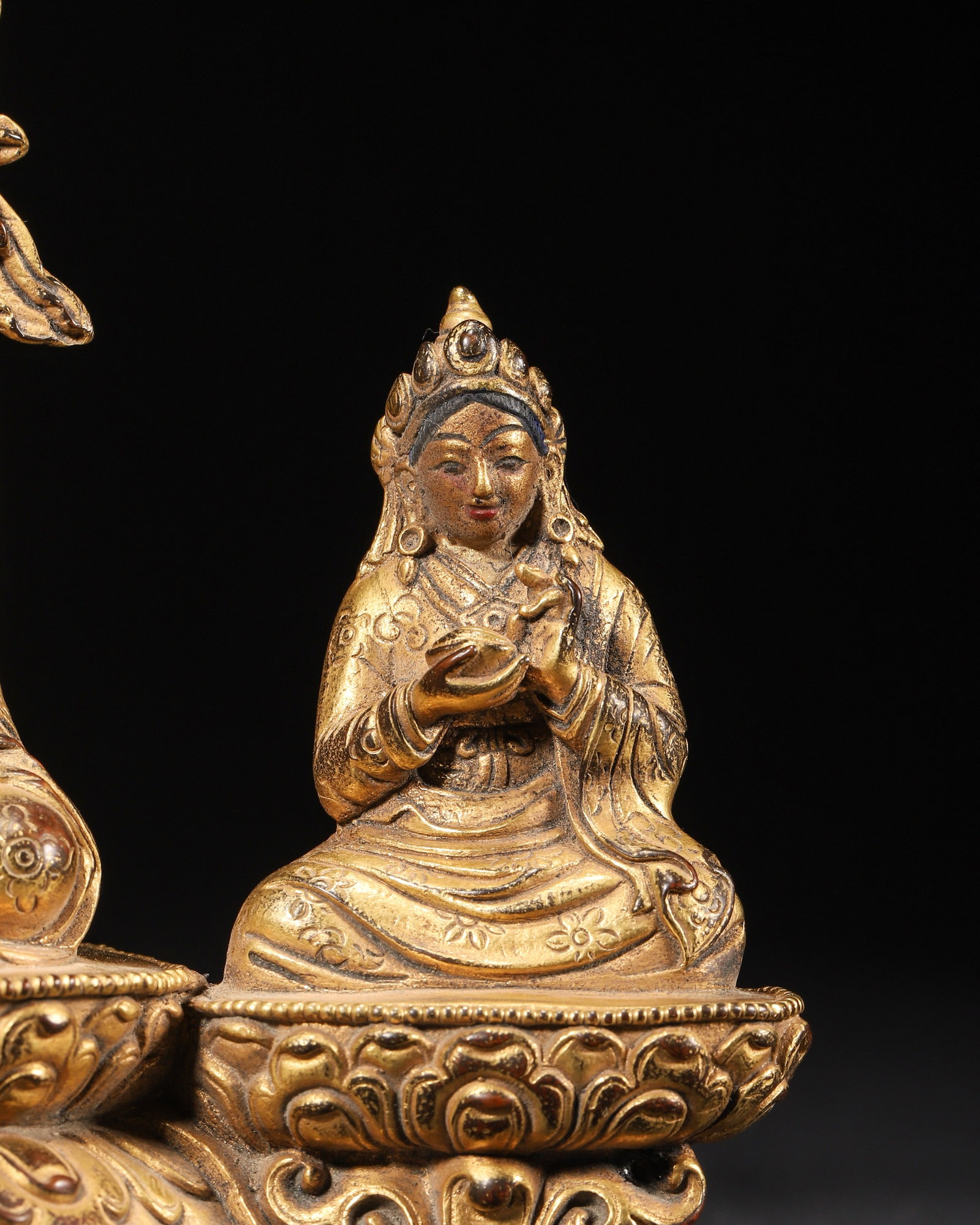 A Gilt-bronze Conjoined Statue of Padmasambhava and Two Attendants, Qing Dynasty - 5