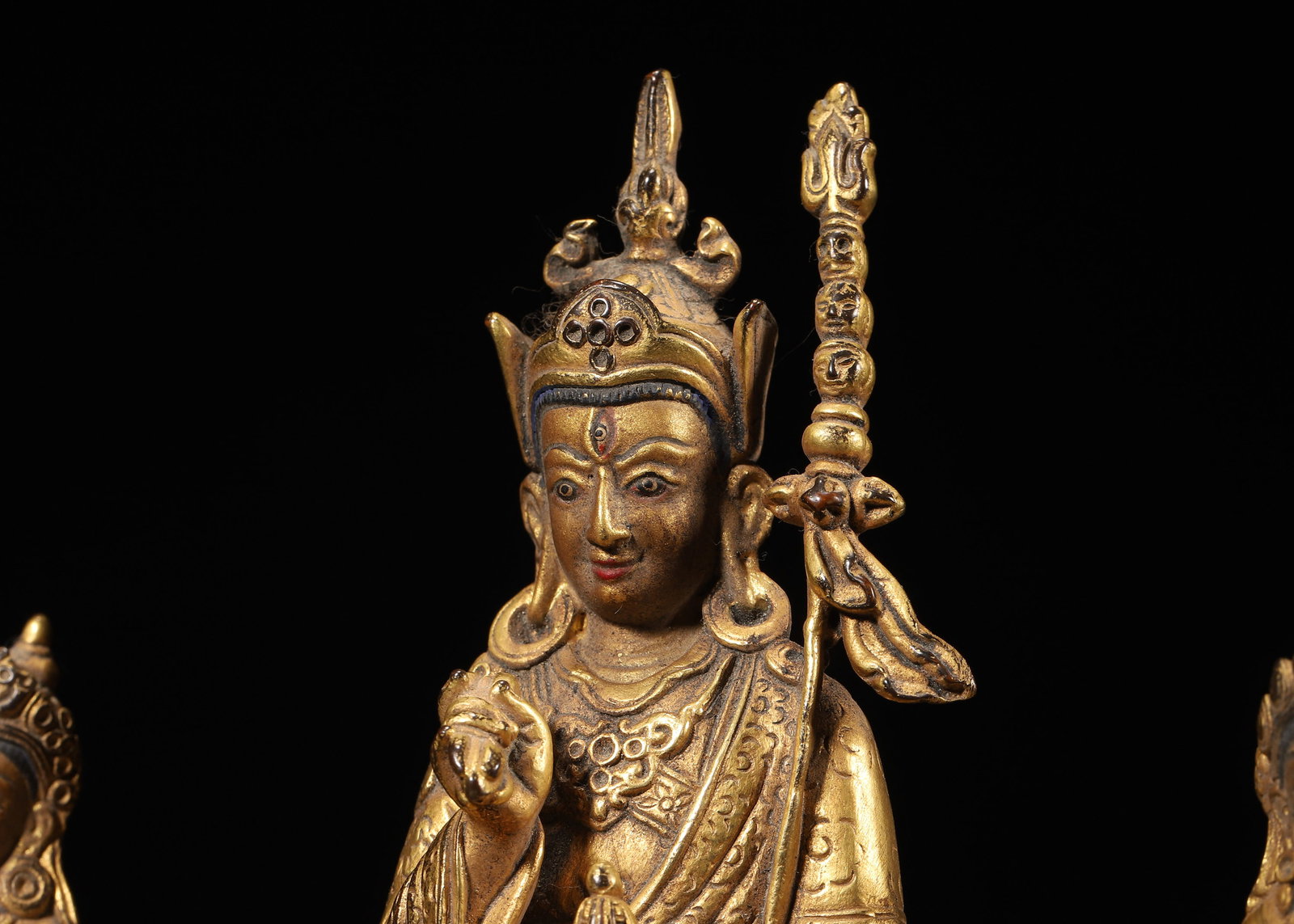 A Gilt-bronze Conjoined Statue of Padmasambhava and Two Attendants, Qing Dynasty - 6
