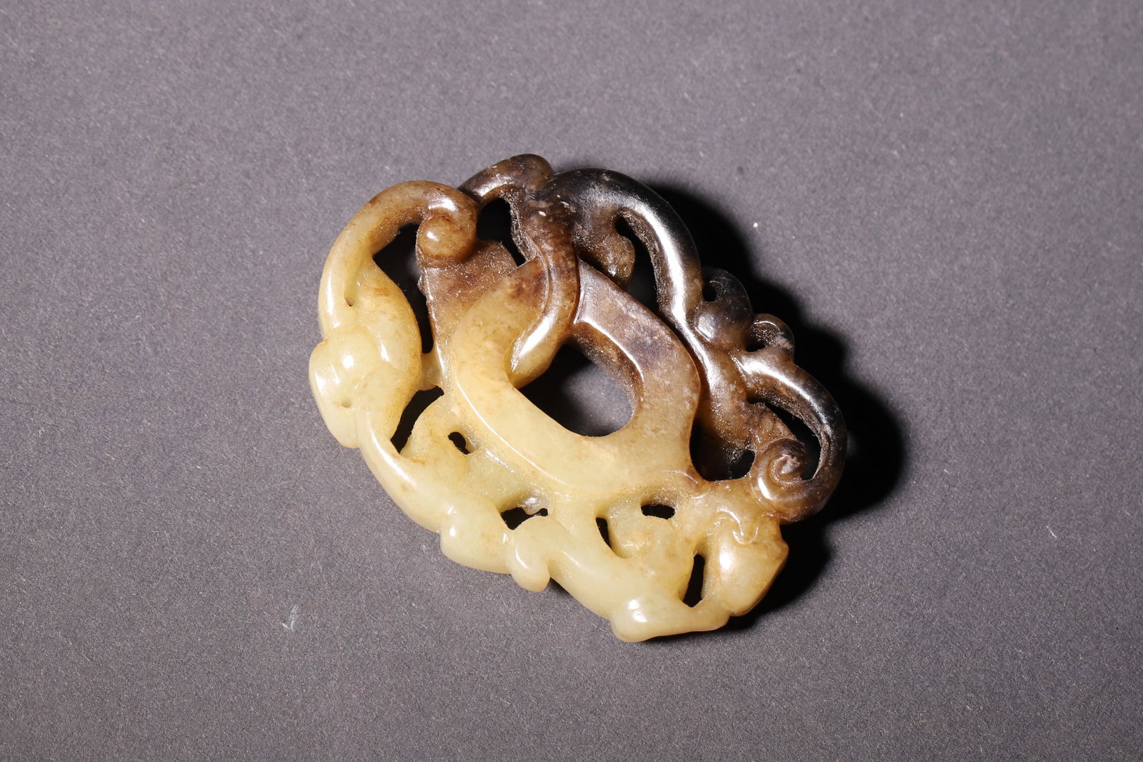 A Hetian Jade Openwork Chilong Pattern Heart-Shaped Pendant - Han Dynasty - 5