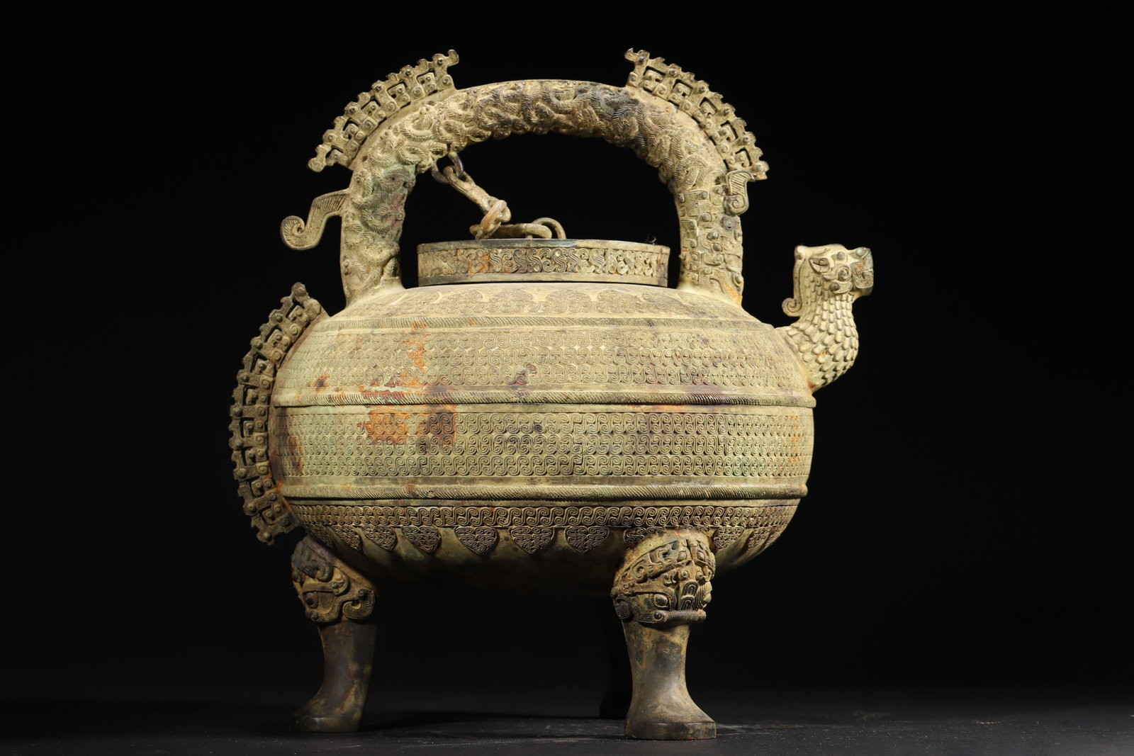A Bronze He Vessel with Interlaced Chi-Dragon Patterns and Carry Handle, Warring States Period - 8